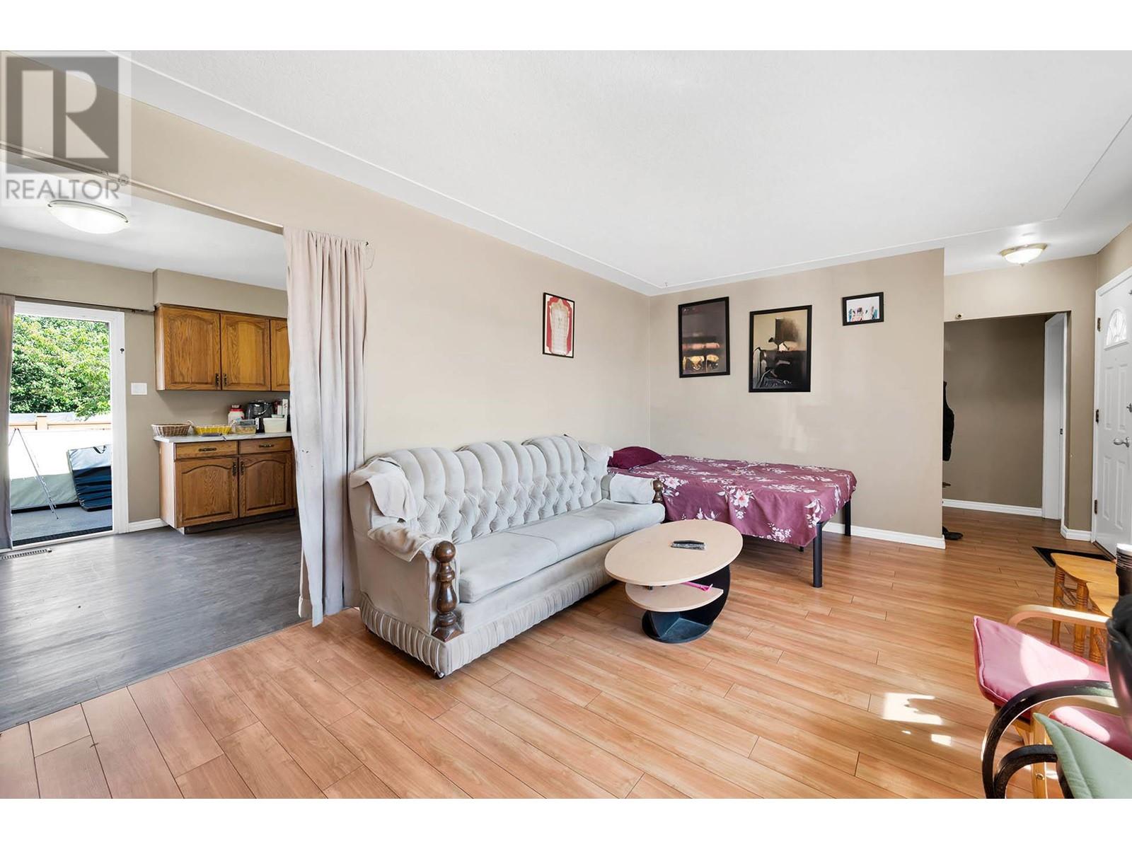 740 10 Street, Kamloops, British Columbia  V2B 2Z7 - Photo 10 - 10346504