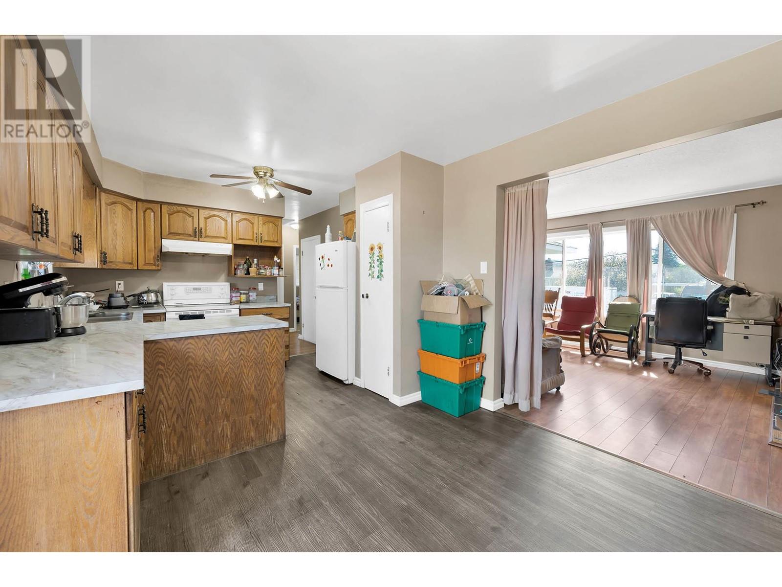 740 10 Street, Kamloops, British Columbia  V2B 2Z7 - Photo 7 - 10346504