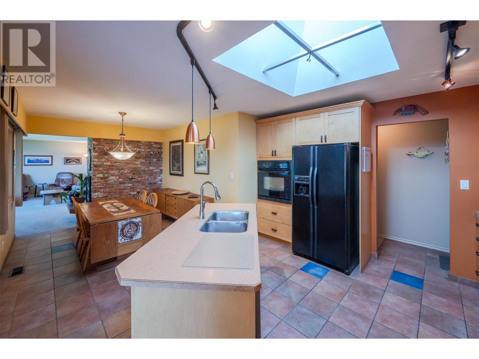 484 Pineview Drive, Kaleden, British Columbia  V0H 1K0 - Photo 15 - 10346457