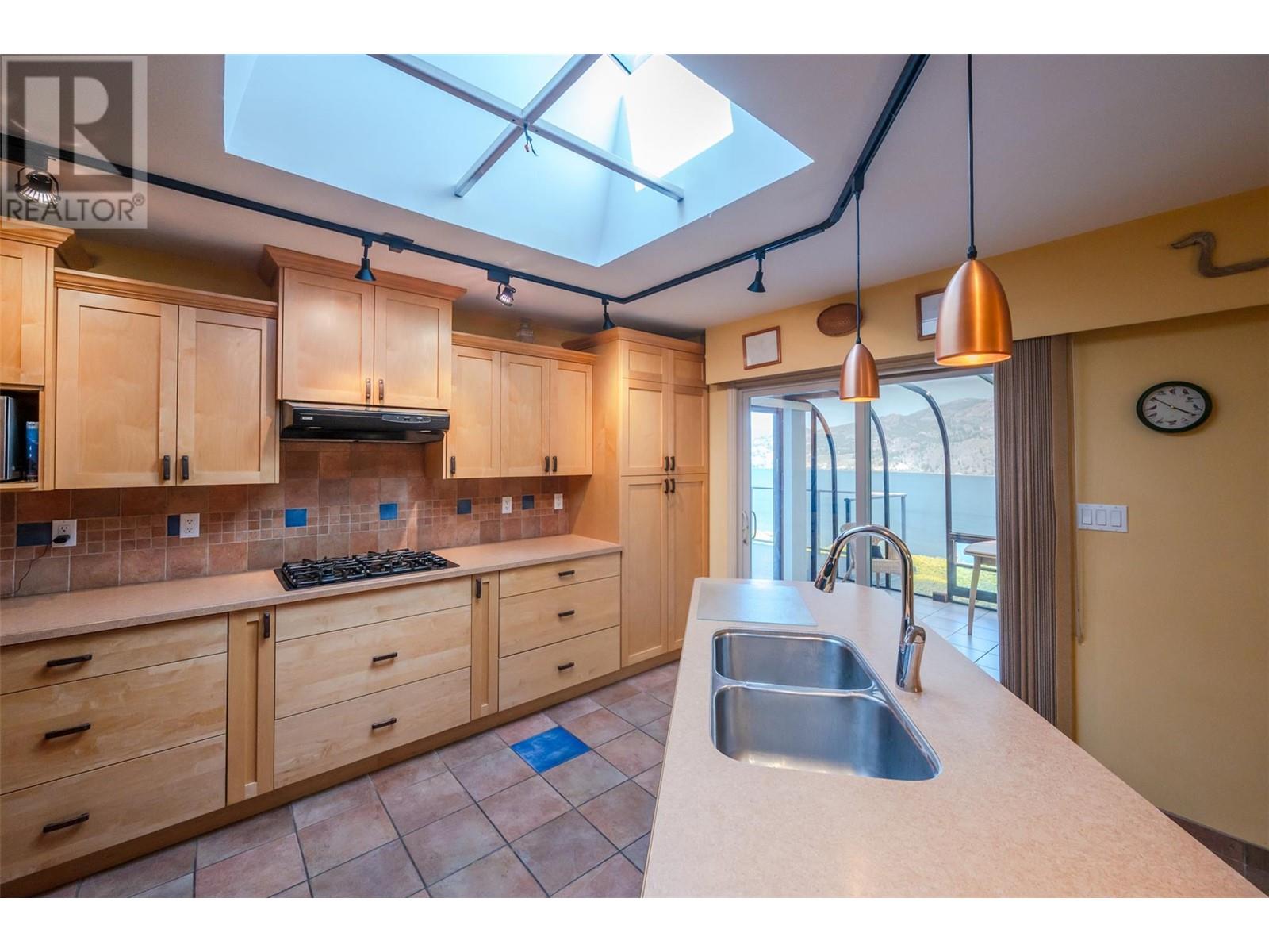 484 Pineview Drive, Kaleden, British Columbia  V0H 1K0 - Photo 18 - 10346457