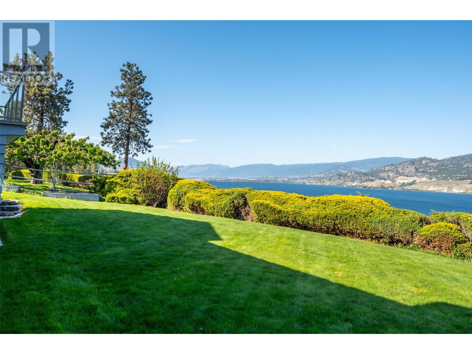 484 Pineview Drive, Kaleden, British Columbia  V0H 1K0 - Photo 2 - 10346457