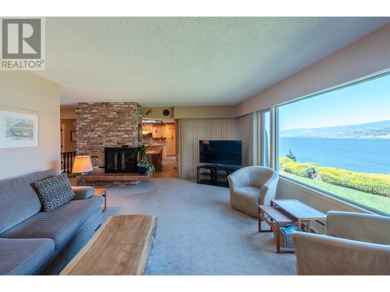 484 Pineview Drive, Kaleden, British Columbia  V0H 1K0 - Photo 3 - 10346457
