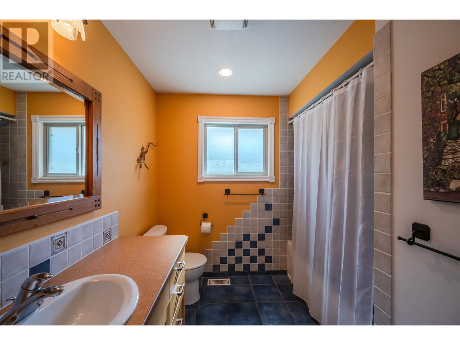 484 Pineview Drive, Kaleden, British Columbia  V0H 1K0 - Photo 41 - 10346457