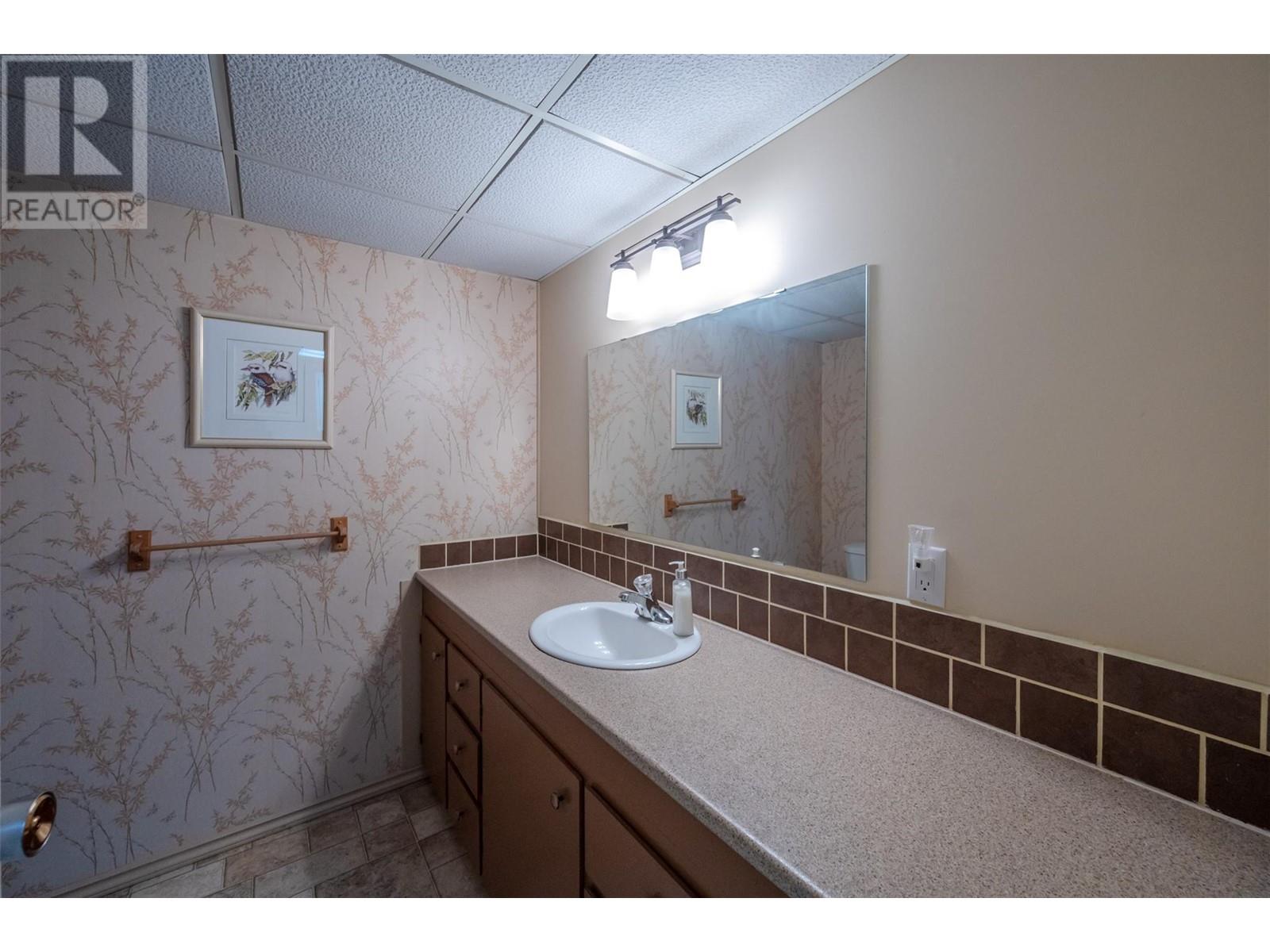 484 Pineview Drive, Kaleden, British Columbia  V0H 1K0 - Photo 57 - 10346457