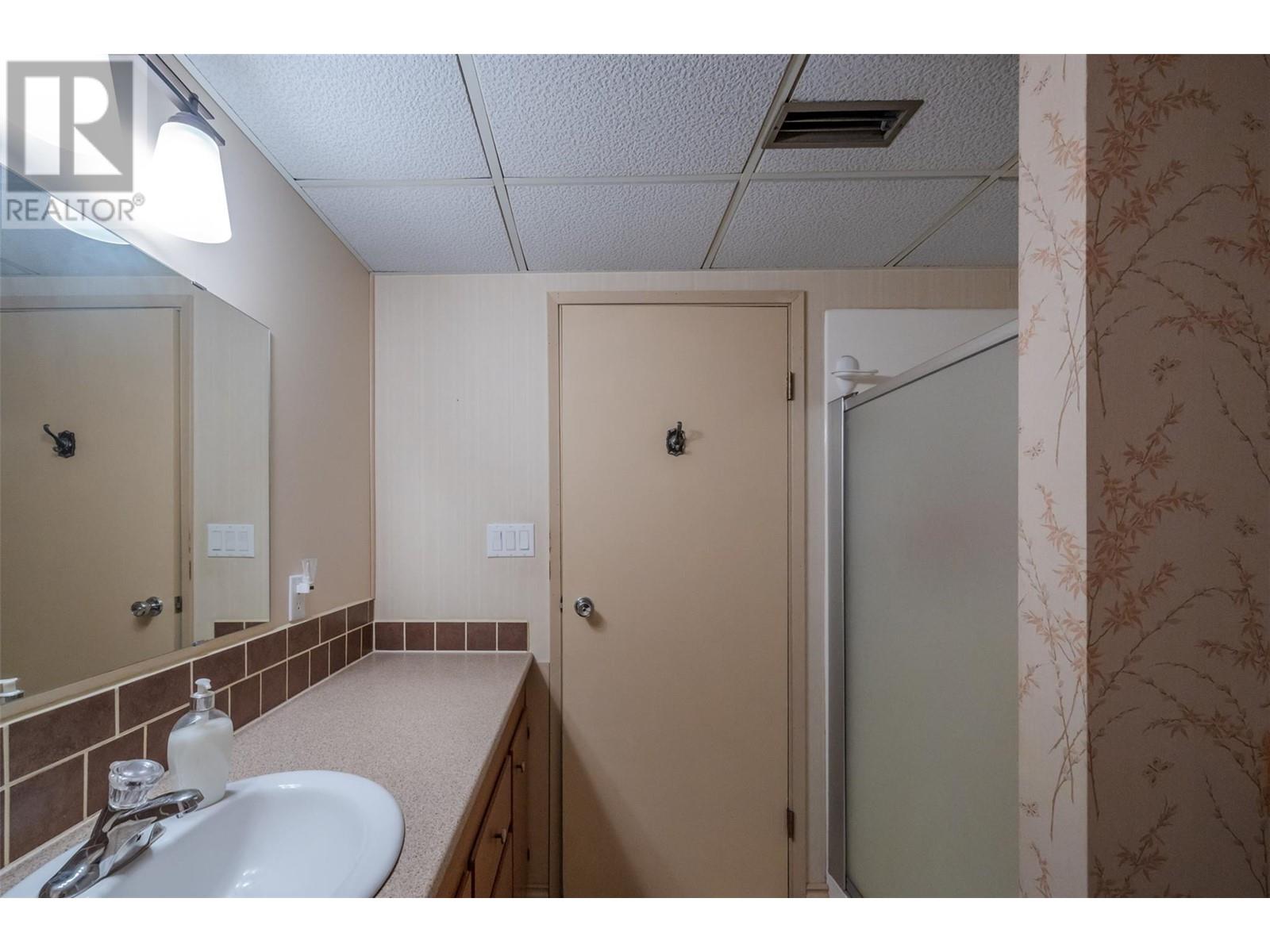 484 Pineview Drive, Kaleden, British Columbia  V0H 1K0 - Photo 58 - 10346457