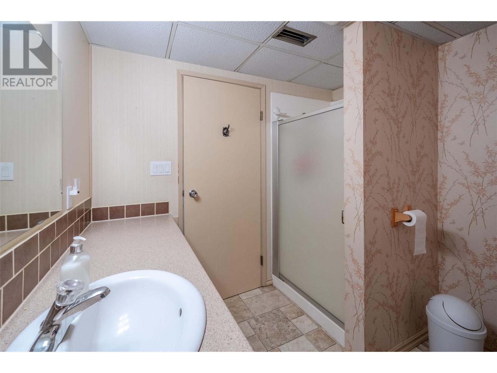 484 Pineview Drive, Kaleden, British Columbia  V0H 1K0 - Photo 59 - 10346457