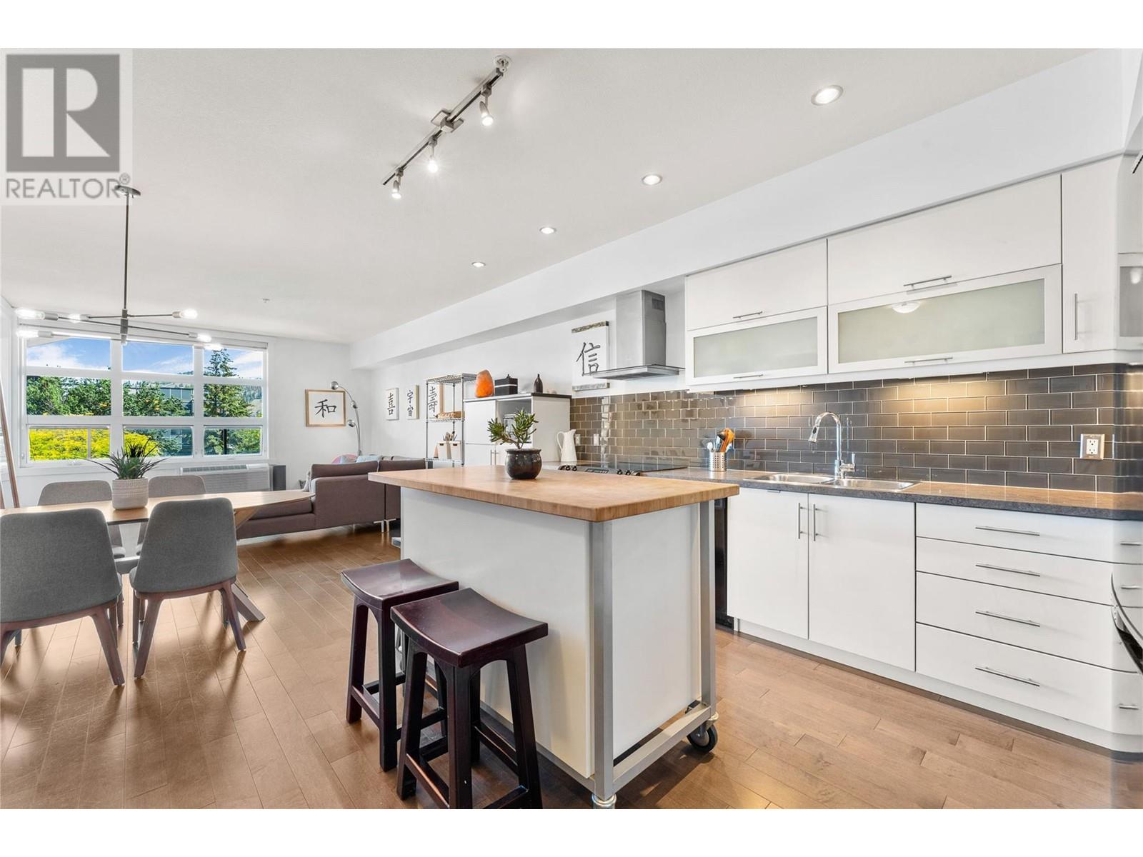 700 Martin Avenue Unit# 307, Kelowna, British Columbia  V1Y 6V3 - Photo 2 - 10346578