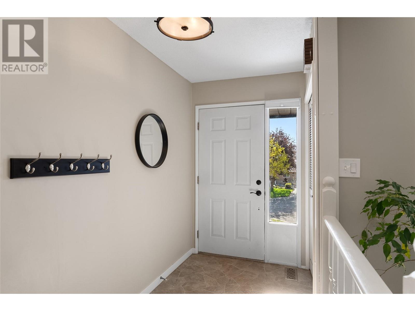 2274 Macintyre Place, Kamloops, British Columbia  V1S 1H7 - Photo 9 - 10346577