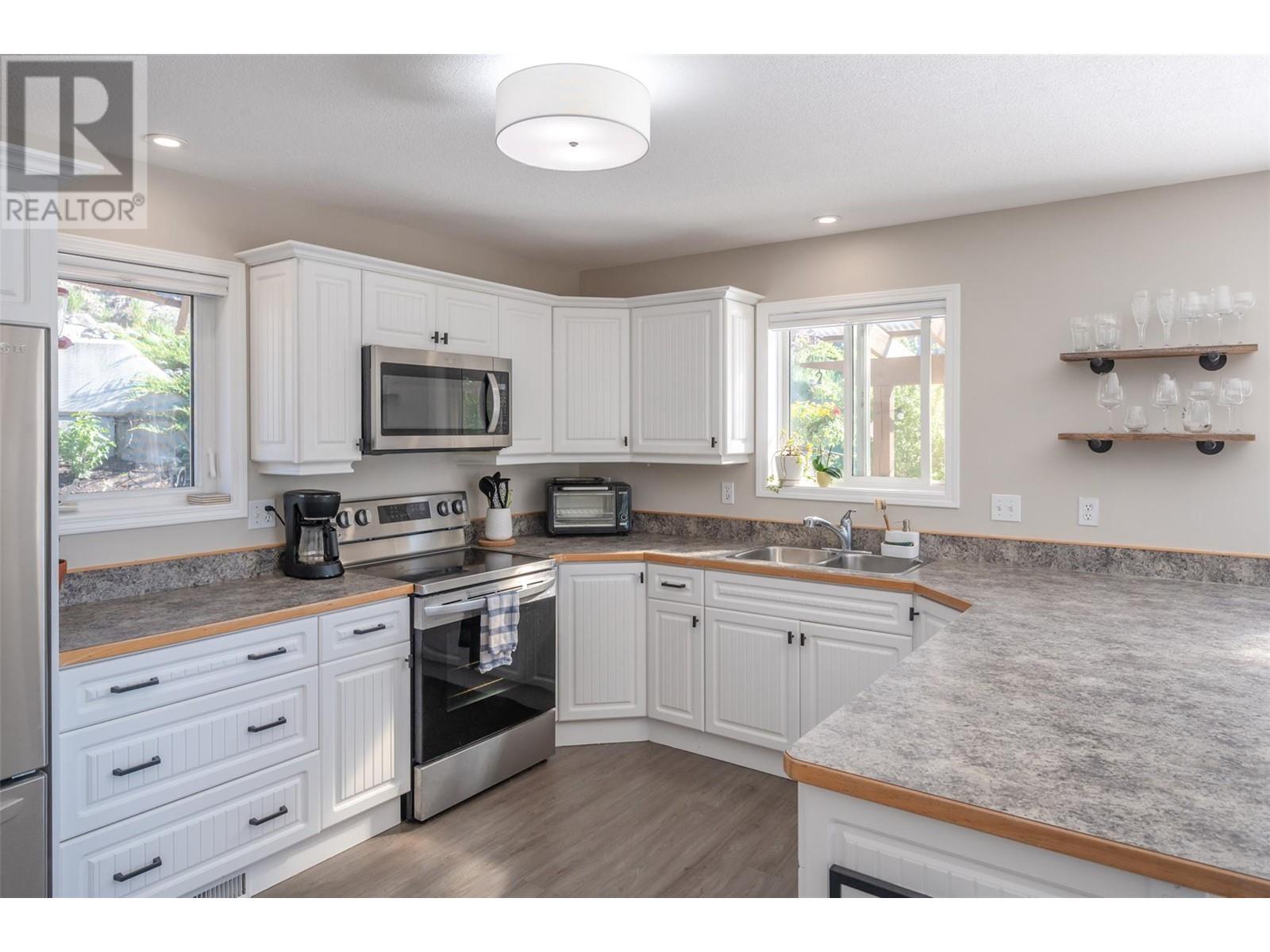 13424 Hermiston Drive, Summerland, British Columbia  V0H 1Z8 - Photo 14 - 10346651
