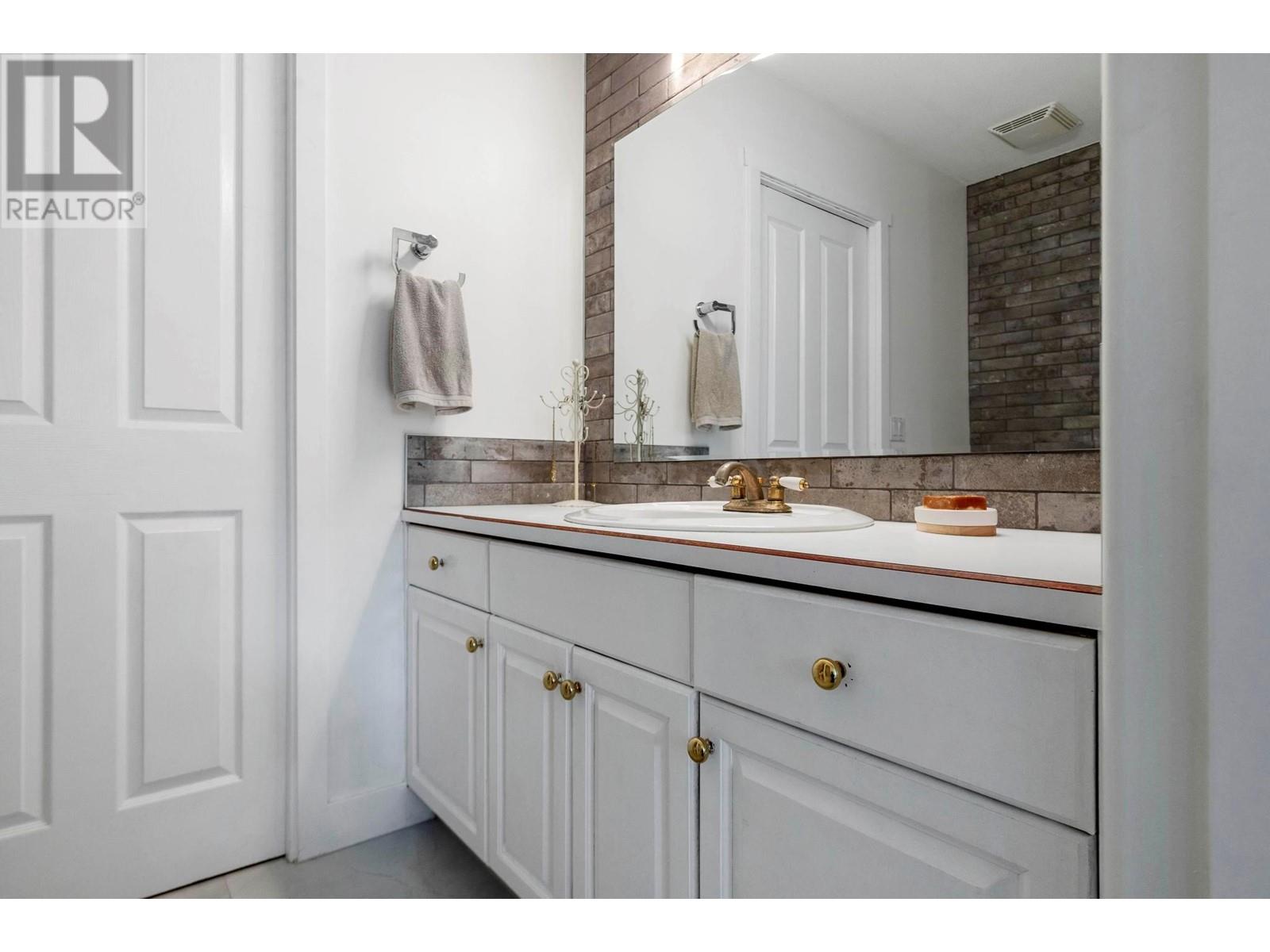 3050 Holland Road, Kelowna, British Columbia  V1W 3P8 - Photo 27 - 10346526