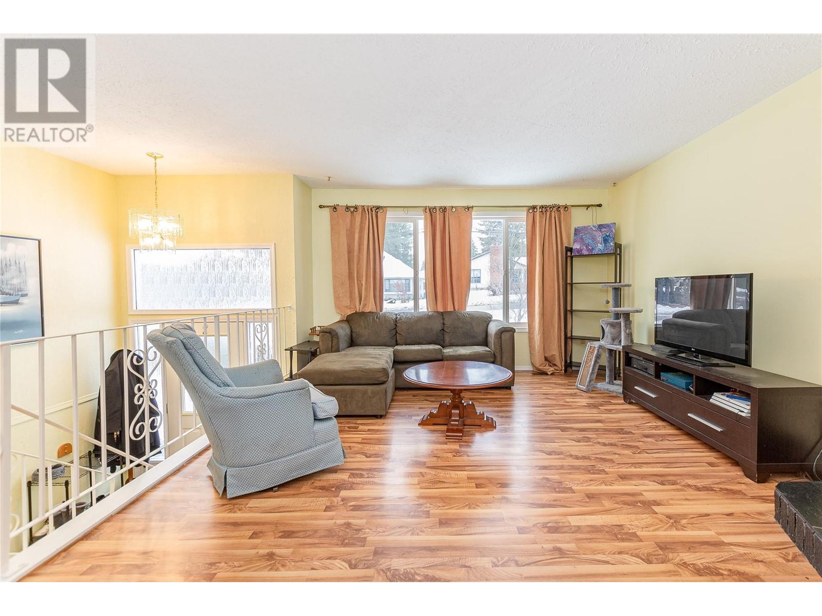801 26 Street Se, Salmon Arm, British Columbia  V1E 2H6 - Photo 13 - 10346676