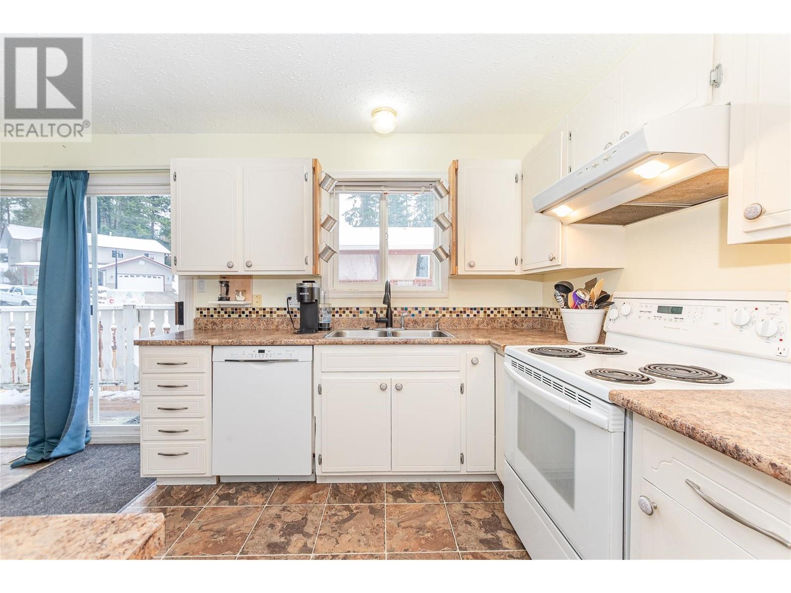 801 26 Street Se, Salmon Arm, British Columbia  V1E 2H6 - Photo 14 - 10346676