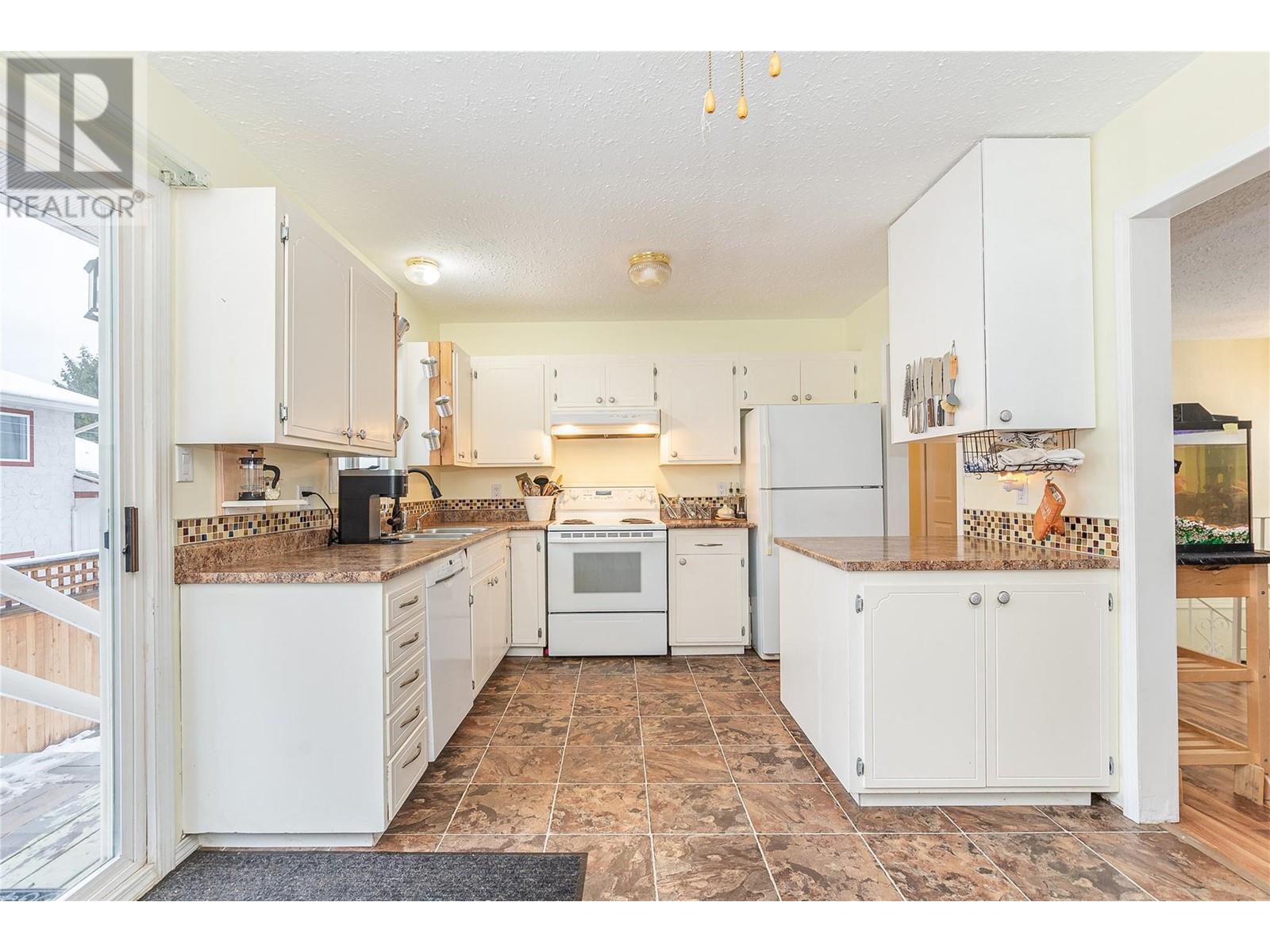 801 26 Street Se, Salmon Arm, British Columbia  V1E 2H6 - Photo 17 - 10346676