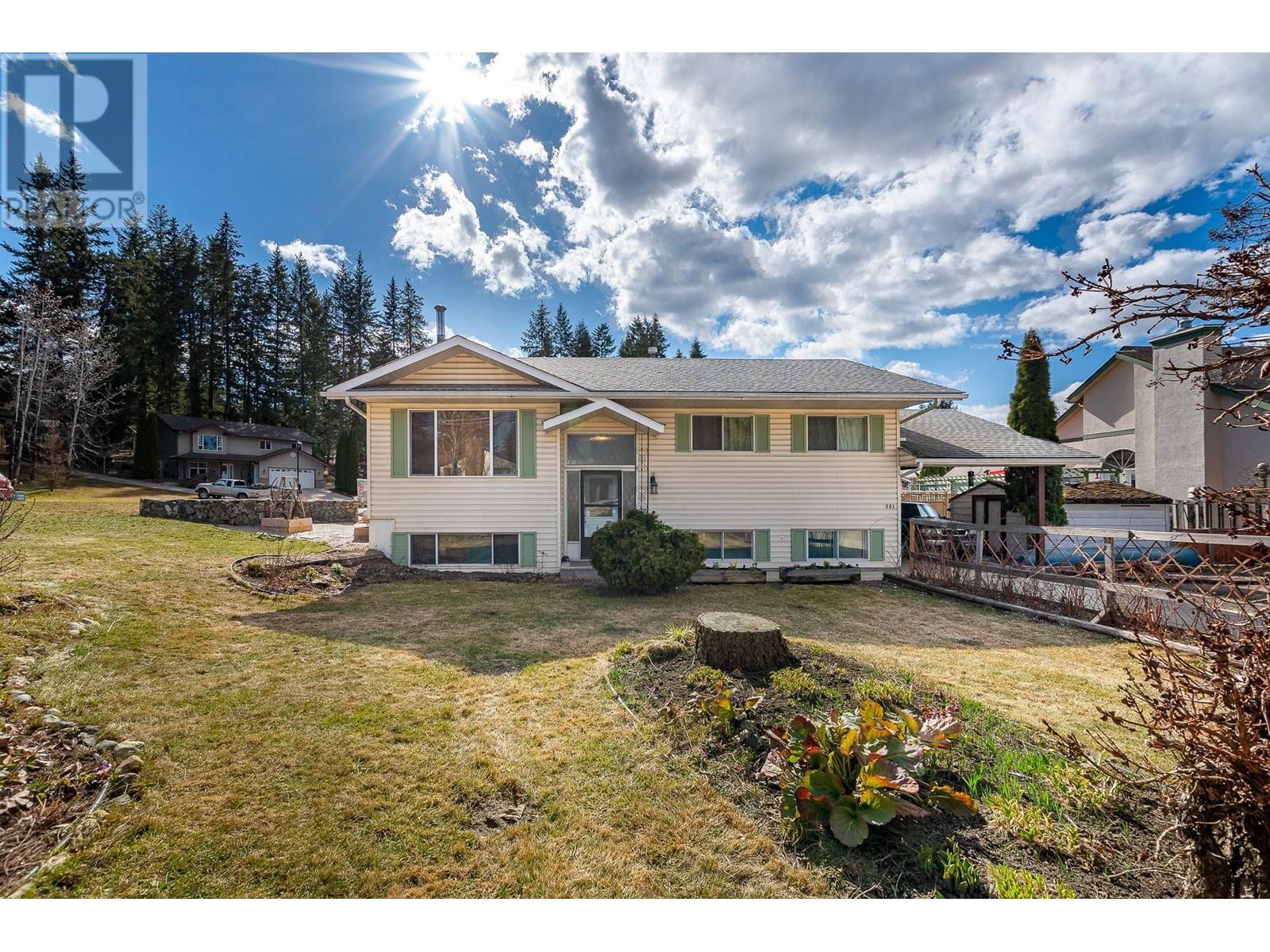 801 26 Street Se, Salmon Arm, British Columbia  V1E 2H6 - Photo 2 - 10346676