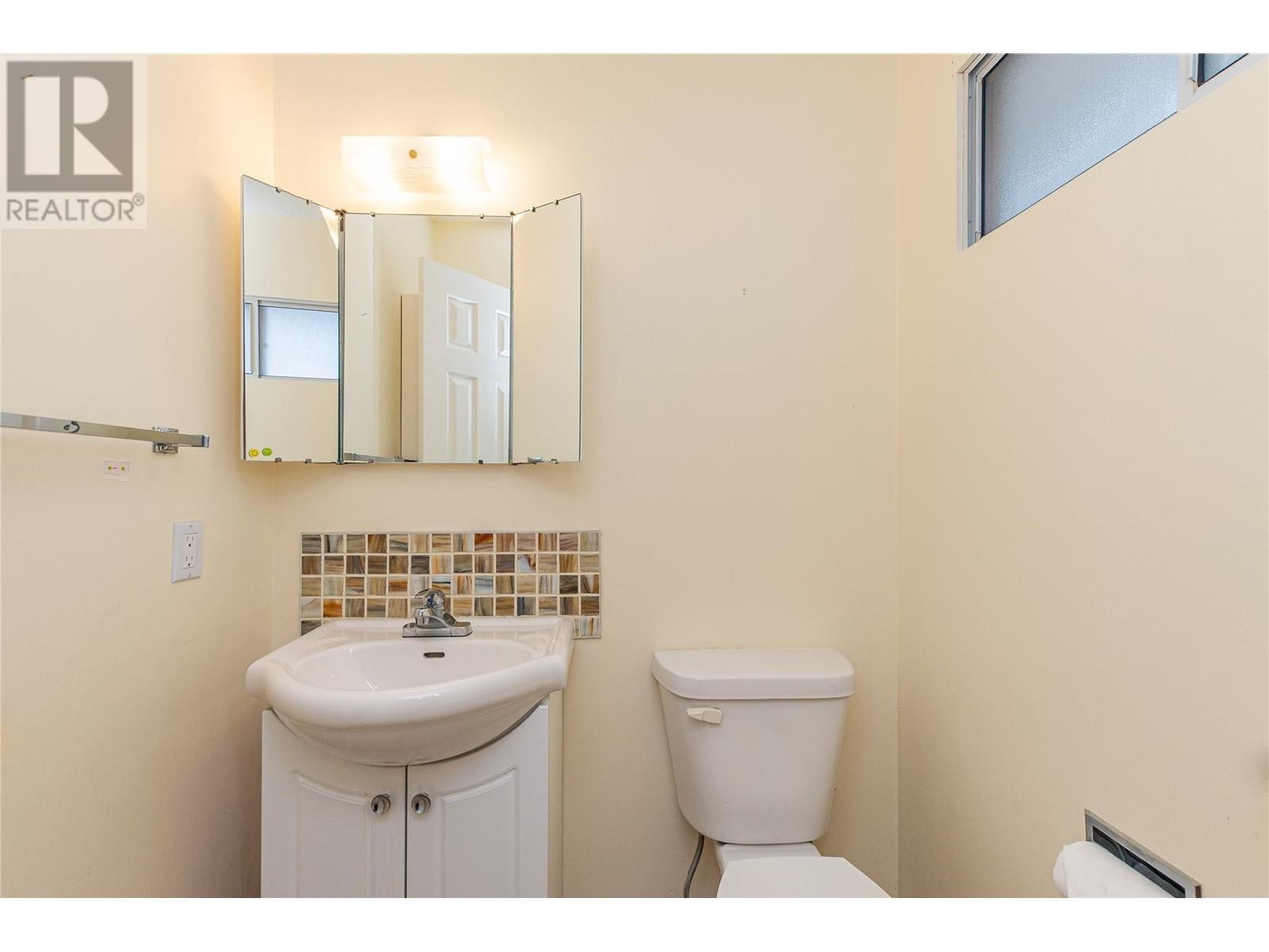 801 26 Street Se, Salmon Arm, British Columbia  V1E 2H6 - Photo 26 - 10346676