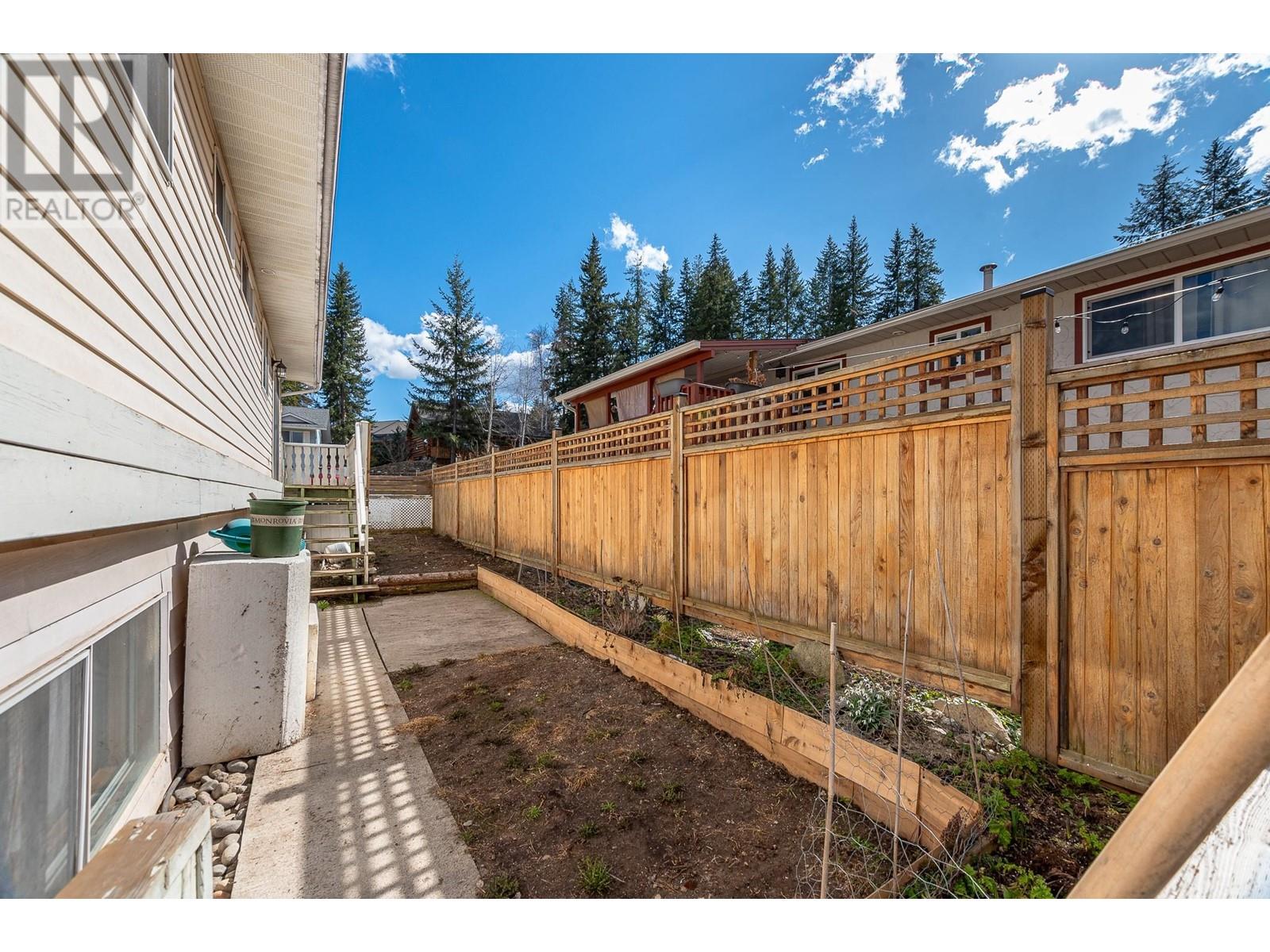 801 26 Street Se, Salmon Arm, British Columbia  V1E 2H6 - Photo 44 - 10346676