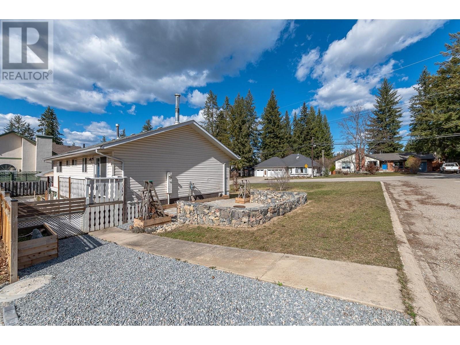 801 26 Street Se, Salmon Arm, British Columbia  V1E 2H6 - Photo 54 - 10346676