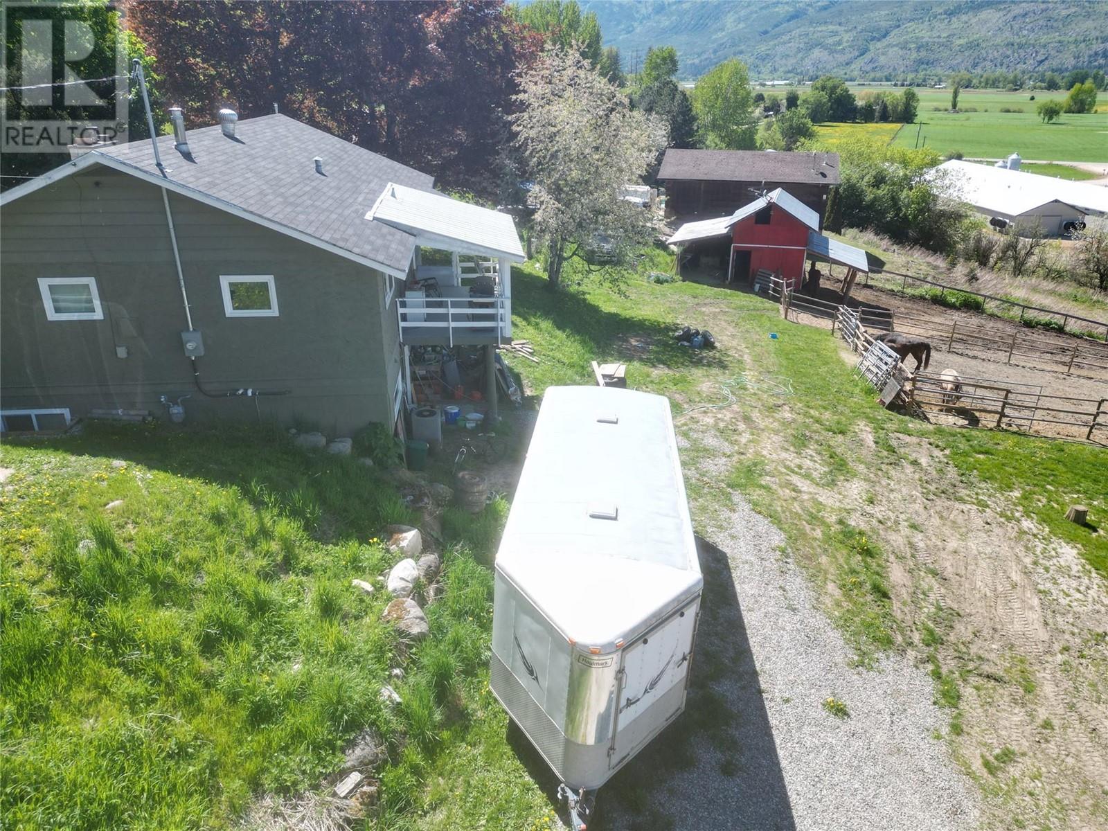 2651 Foothill Road Sw, Salmon Arm, British Columbia  V1E 1L7 - Photo 2 - 10346417