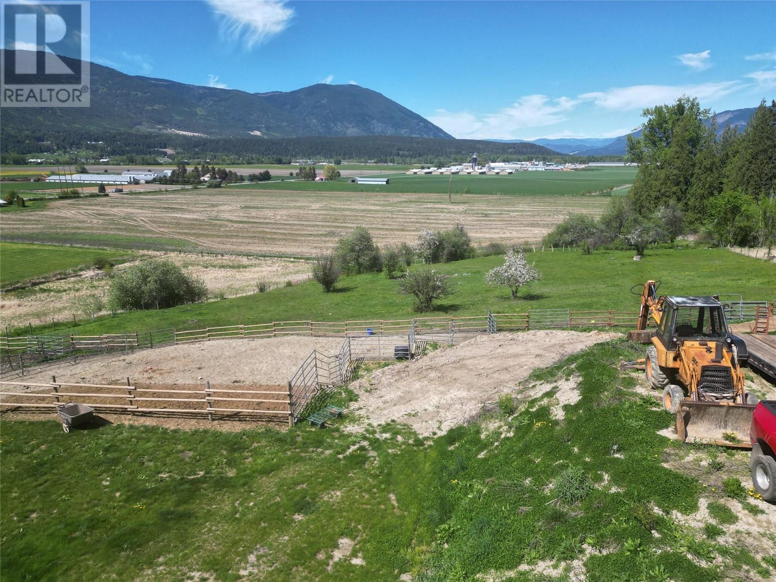 2651 Foothill Road Sw, Salmon Arm, British Columbia  V1E 1L7 - Photo 8 - 10346417