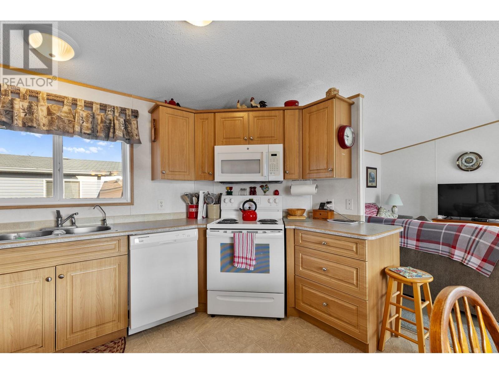 8945 Highway 97 N Unit# 37, Kelowna, British Columbia  V4V 1E8 - Photo 19 - 10346600