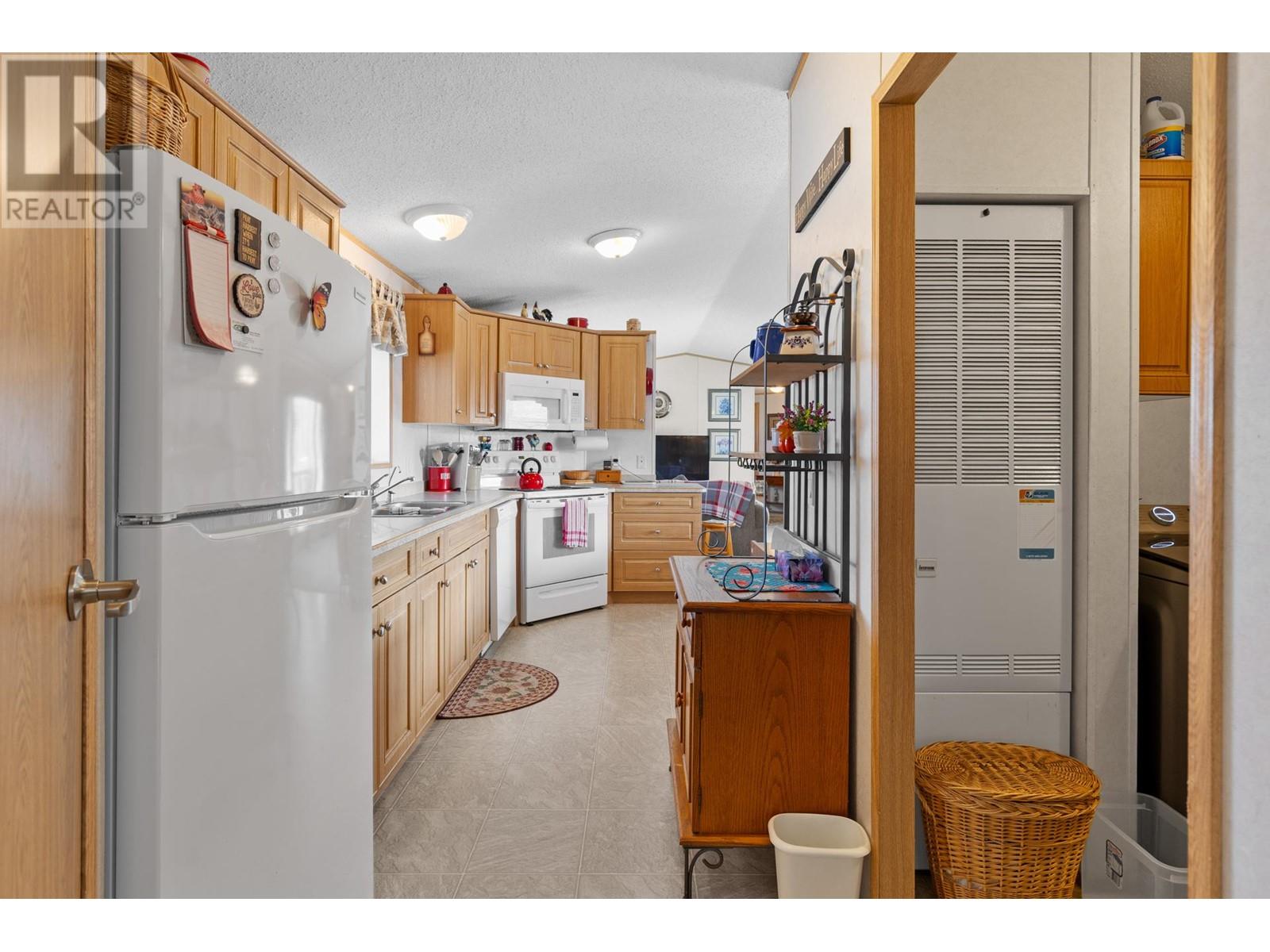 8945 Highway 97 N Unit# 37, Kelowna, British Columbia  V4V 1E8 - Photo 22 - 10346600
