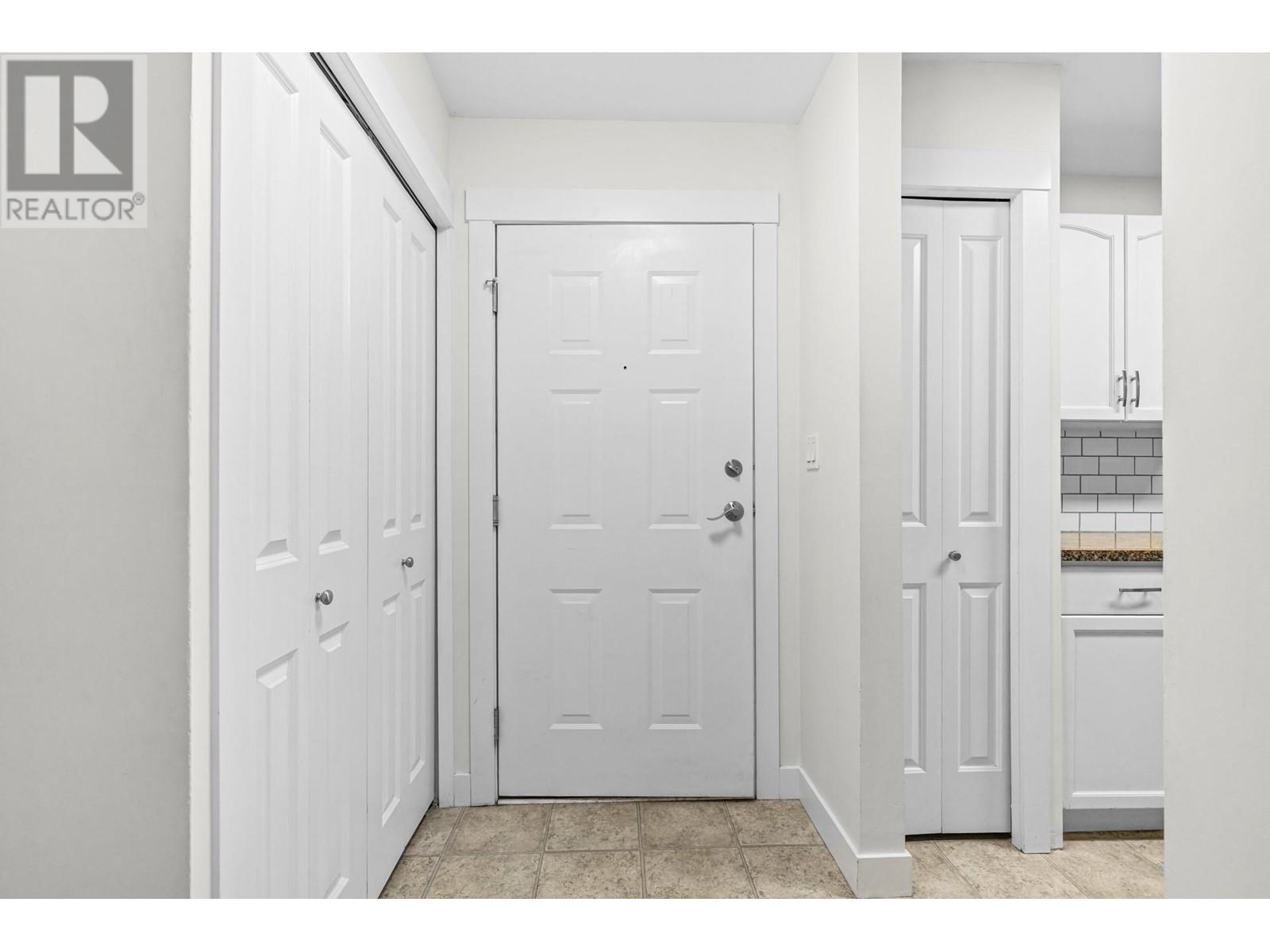 3854 Gordon Drive Unit# 263, Kelowna, British Columbia  V1W 3G5 - Photo 2 - 10346439