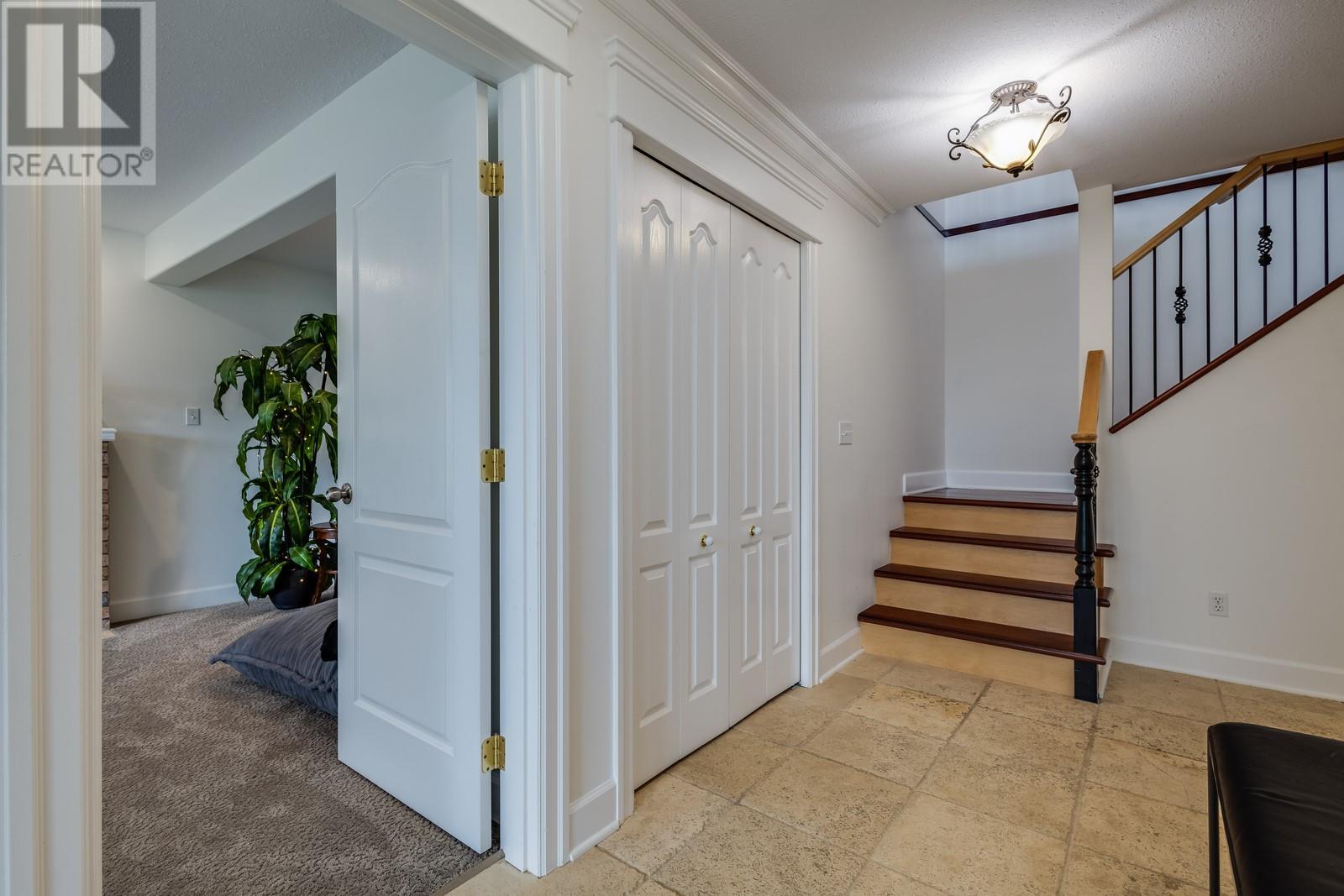157 Magic Drive, Kelowna, British Columbia  V1V 1N2 - Photo 18 - 10336199