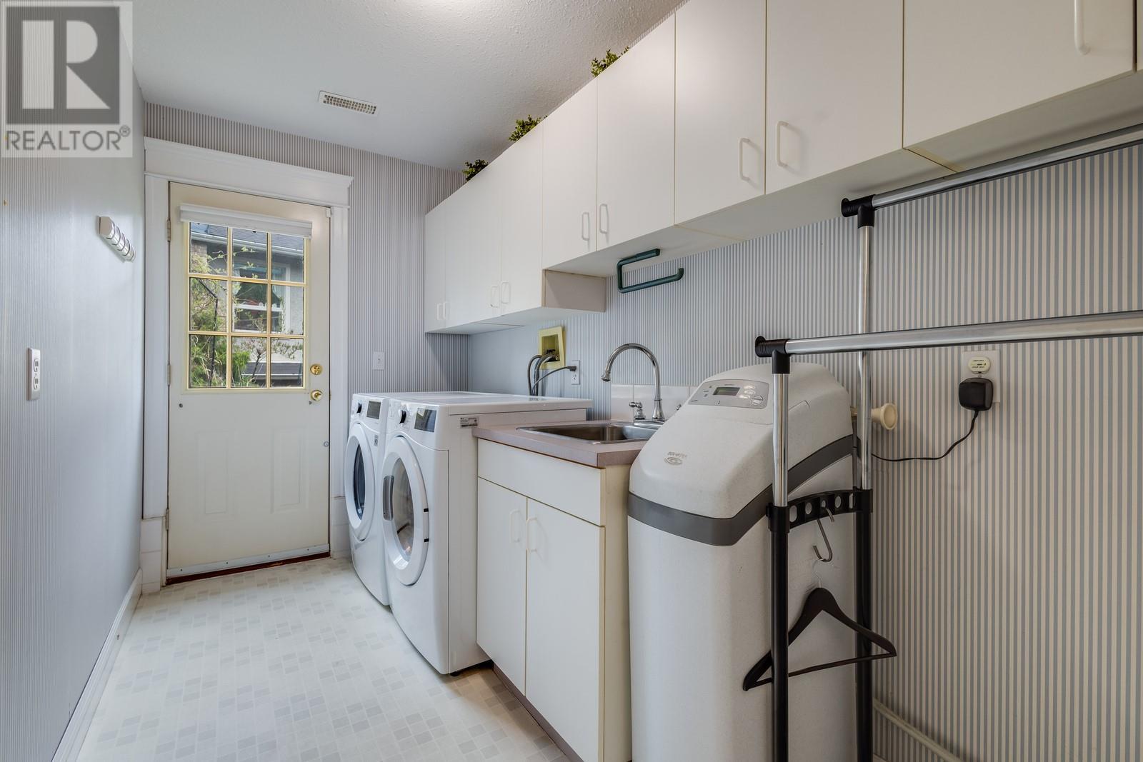 157 Magic Drive, Kelowna, British Columbia  V1V 1N2 - Photo 28 - 10336199