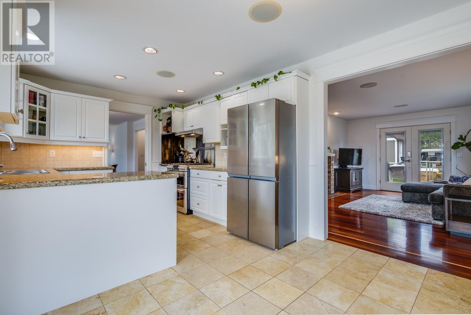 157 Magic Drive, Kelowna, British Columbia  V1V 1N2 - Photo 9 - 10336199
