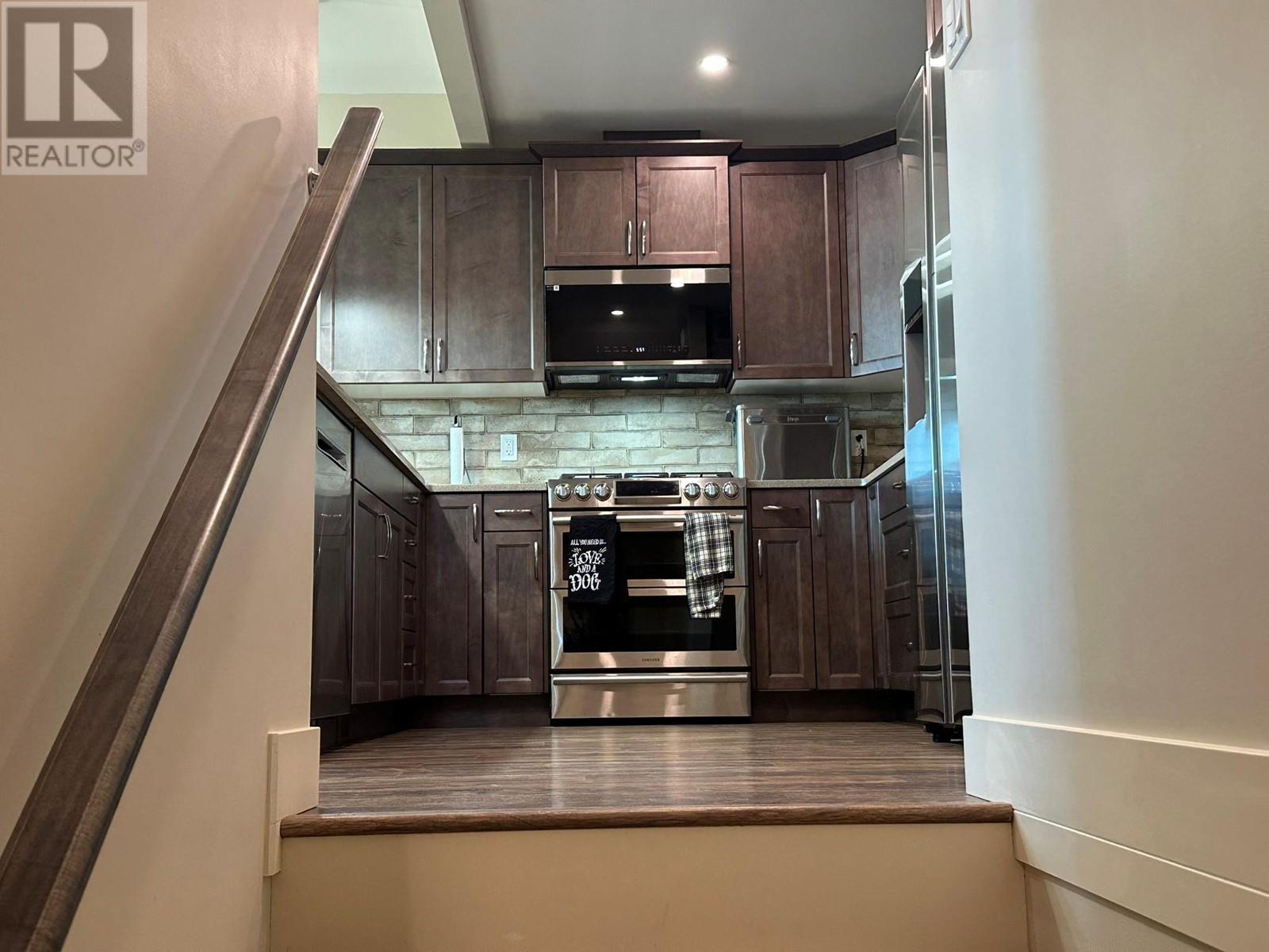 9834 Cathedral Drive, Silver Star, British Columbia  V1B 3M1 - Photo 8 - 10346613