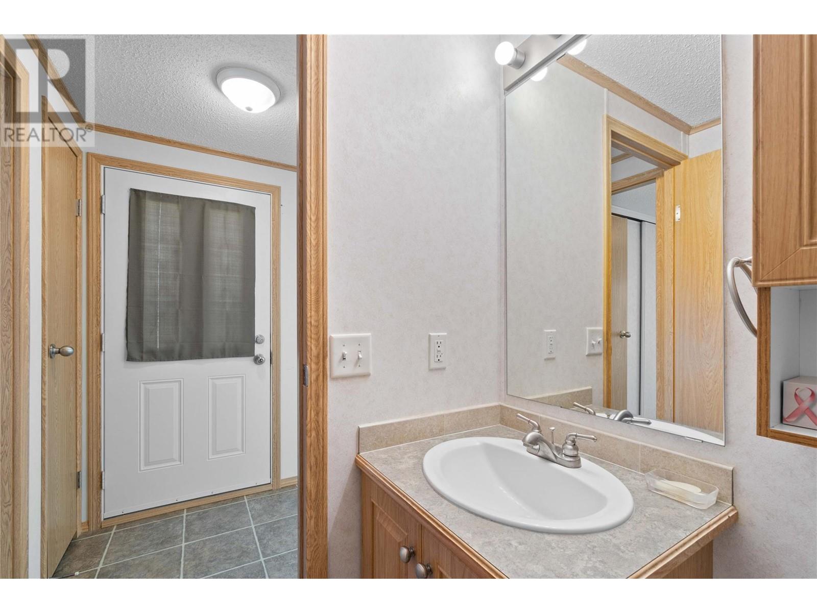 3350 10th Avenue Ne Unit# 54, Salmon Arm, British Columbia  V1E 1J6 - Photo 30 - 10346582