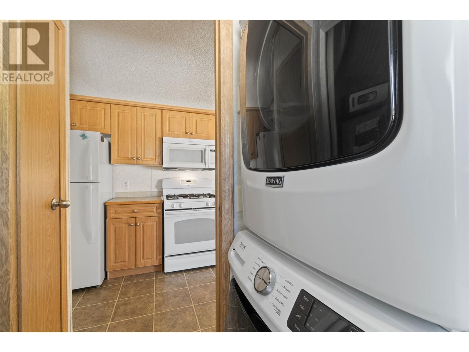 3350 10th Avenue Ne Unit# 54, Salmon Arm, British Columbia  V1E 1J6 - Photo 33 - 10346582