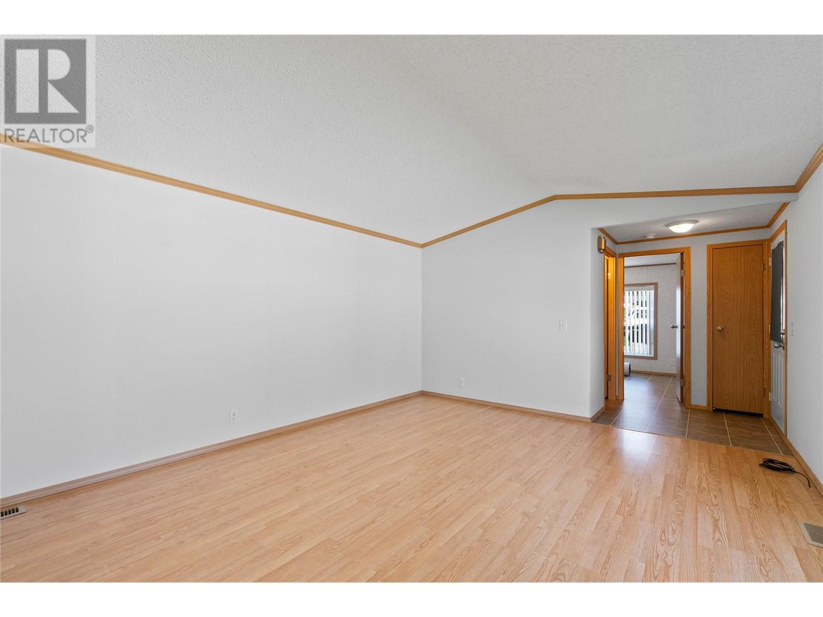 3350 10th Avenue Ne Unit# 54, Salmon Arm, British Columbia  V1E 1J6 - Photo 6 - 10346582