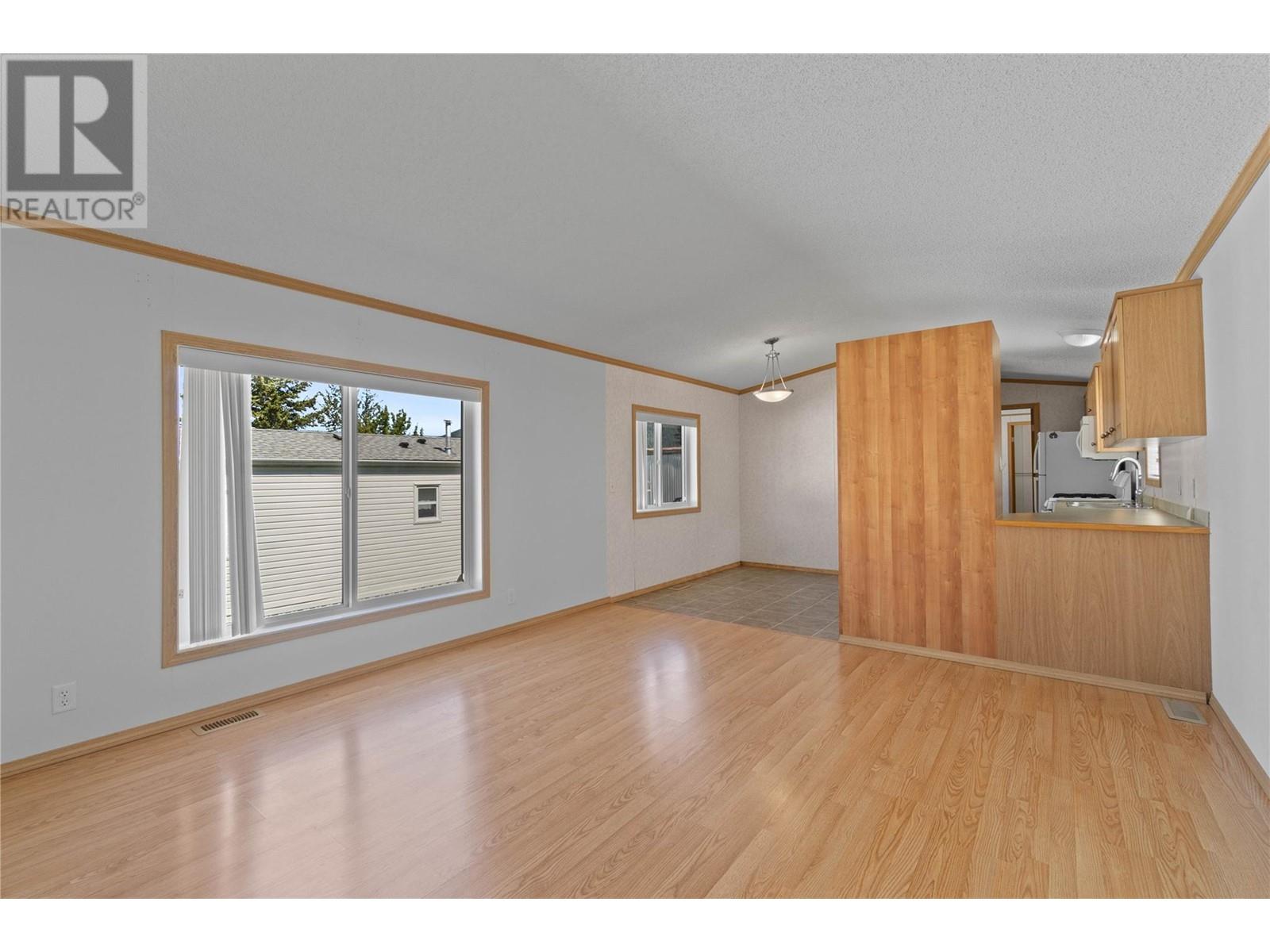 3350 10th Avenue Ne Unit# 54, Salmon Arm, British Columbia  V1E 1J6 - Photo 9 - 10346582