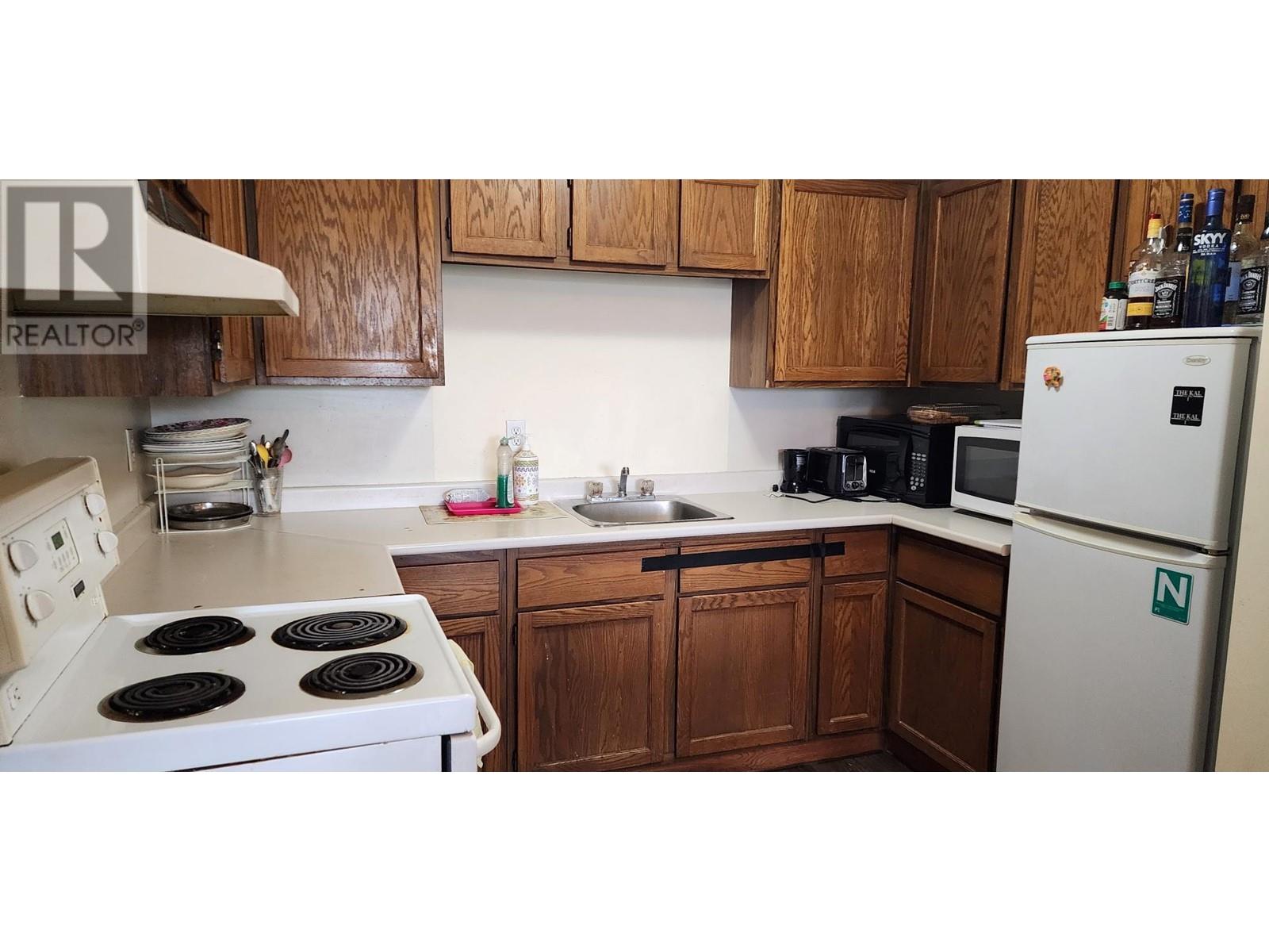 3304 35 Avenue Unit# 402, Vernon, British Columbia  V1T 8M6 - Photo 8 - 10346567