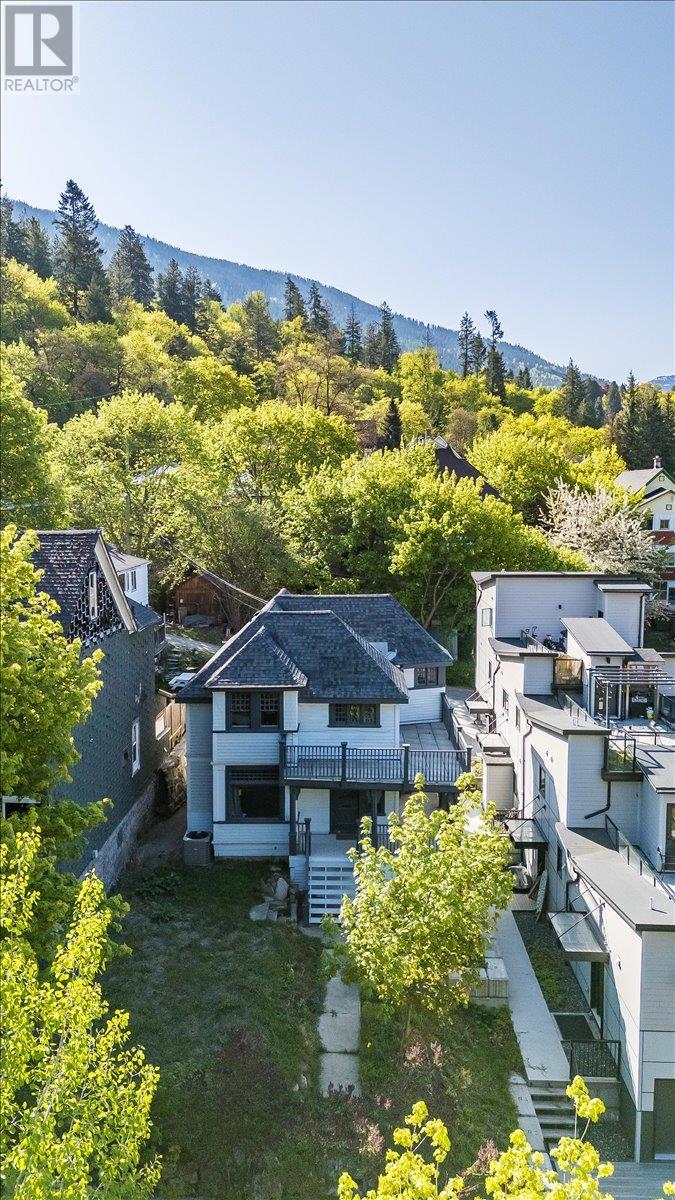 922 Front Street, Nelson, British Columbia  V1L 4C2 - Photo 1 - 10346330
