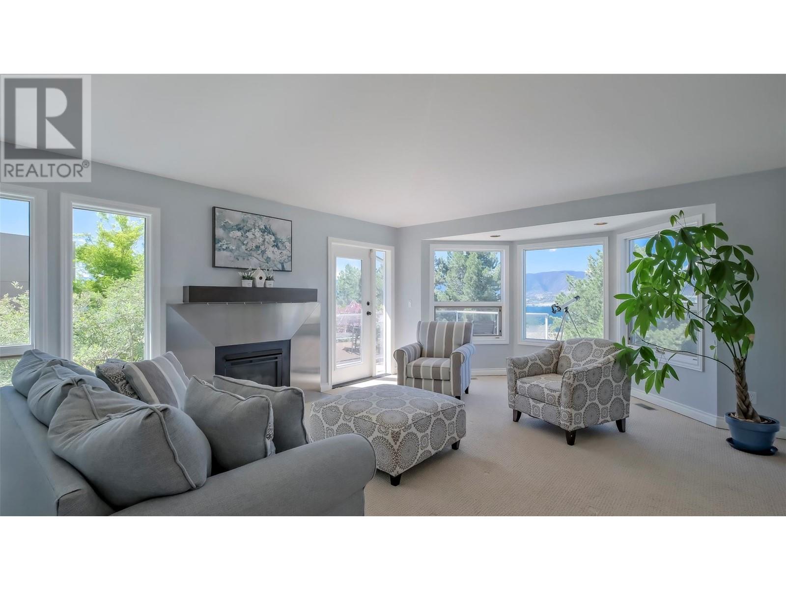 359 Stellar Drive, Kelowna, British Columbia  V1W 4K4 - Photo 11 - 10346329