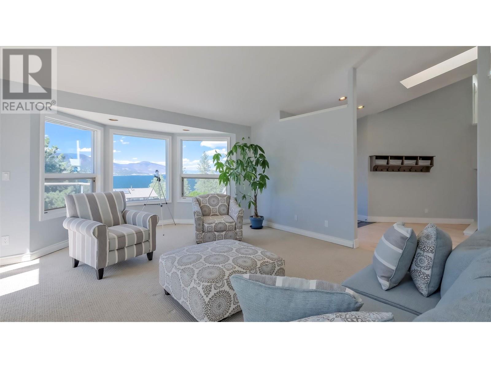 359 Stellar Drive, Kelowna, British Columbia  V1W 4K4 - Photo 12 - 10346329