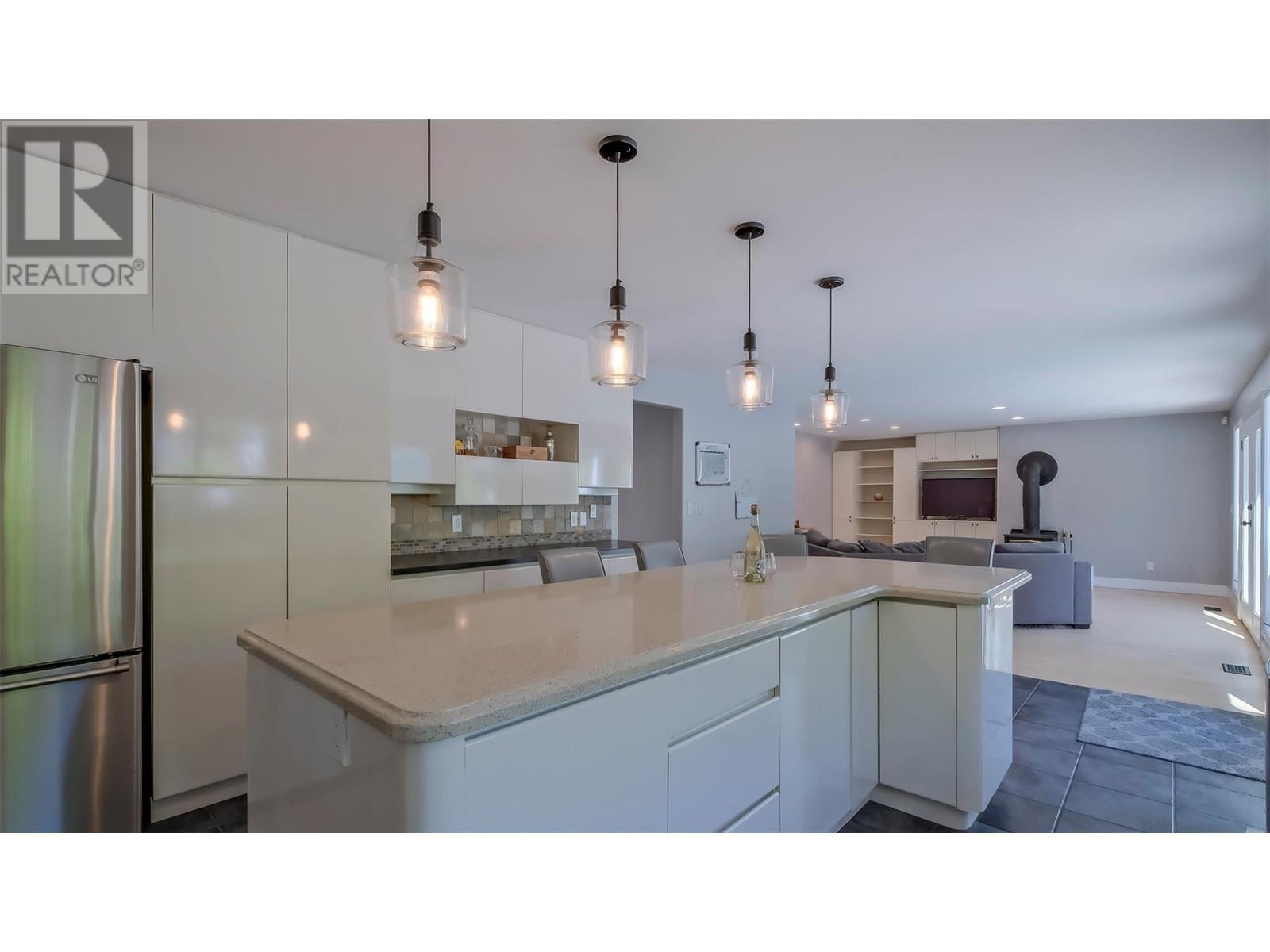 359 Stellar Drive, Kelowna, British Columbia  V1W 4K4 - Photo 19 - 10346329