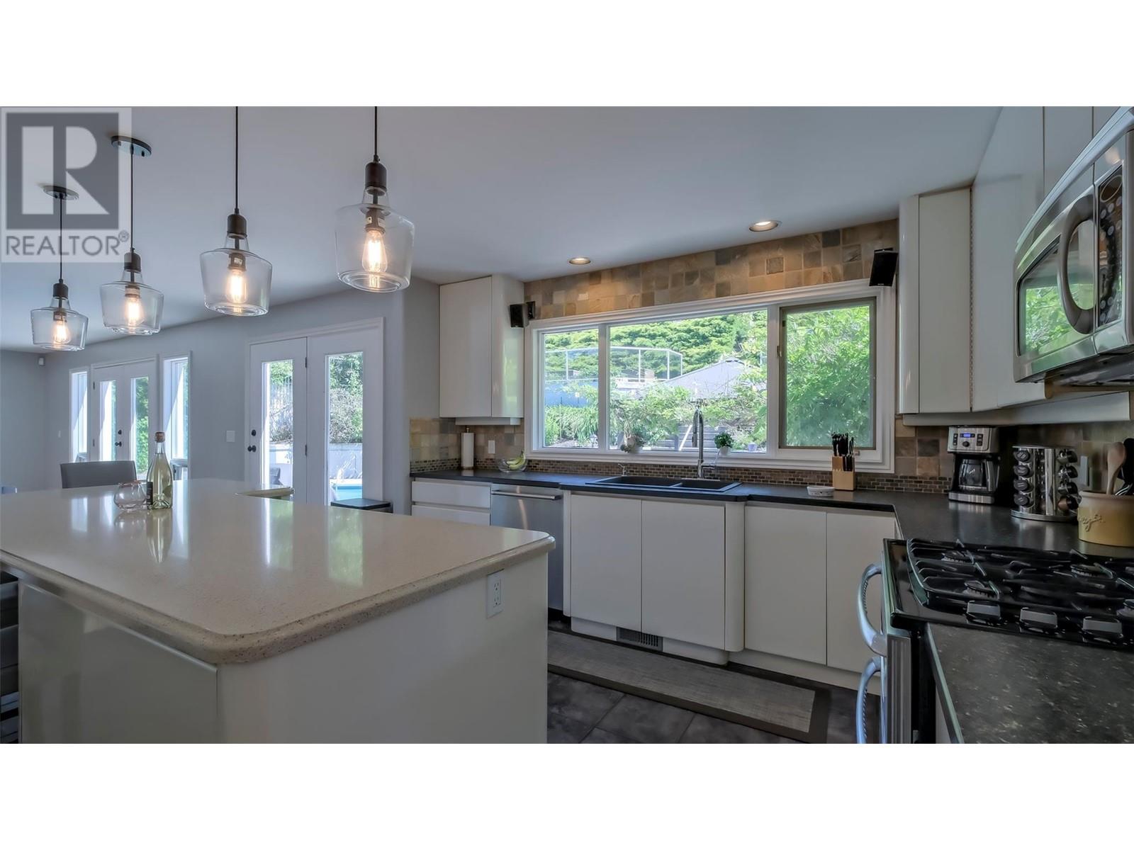 359 Stellar Drive, Kelowna, British Columbia  V1W 4K4 - Photo 21 - 10346329