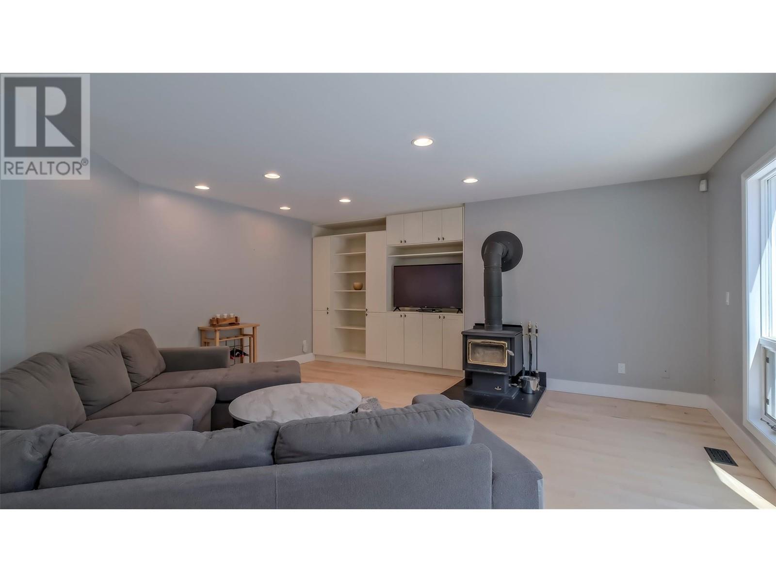 359 Stellar Drive, Kelowna, British Columbia  V1W 4K4 - Photo 23 - 10346329