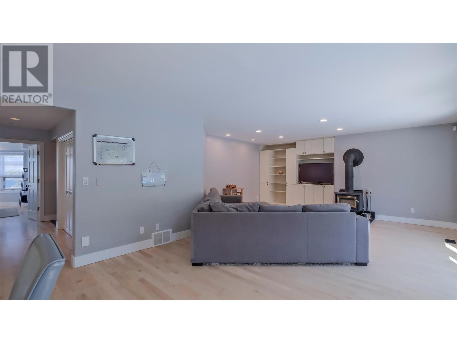 359 Stellar Drive, Kelowna, British Columbia  V1W 4K4 - Photo 26 - 10346329
