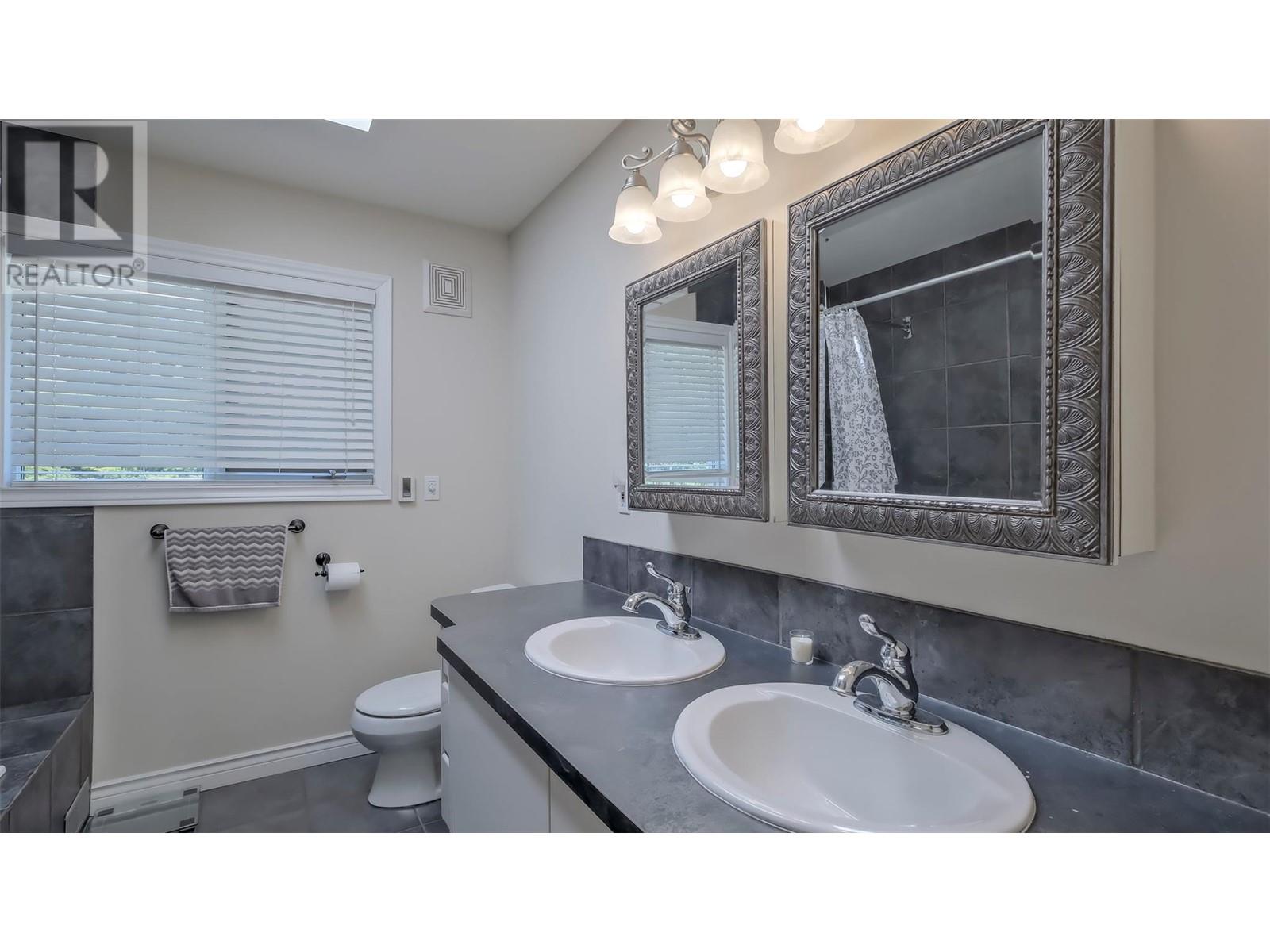 359 Stellar Drive, Kelowna, British Columbia  V1W 4K4 - Photo 30 - 10346329