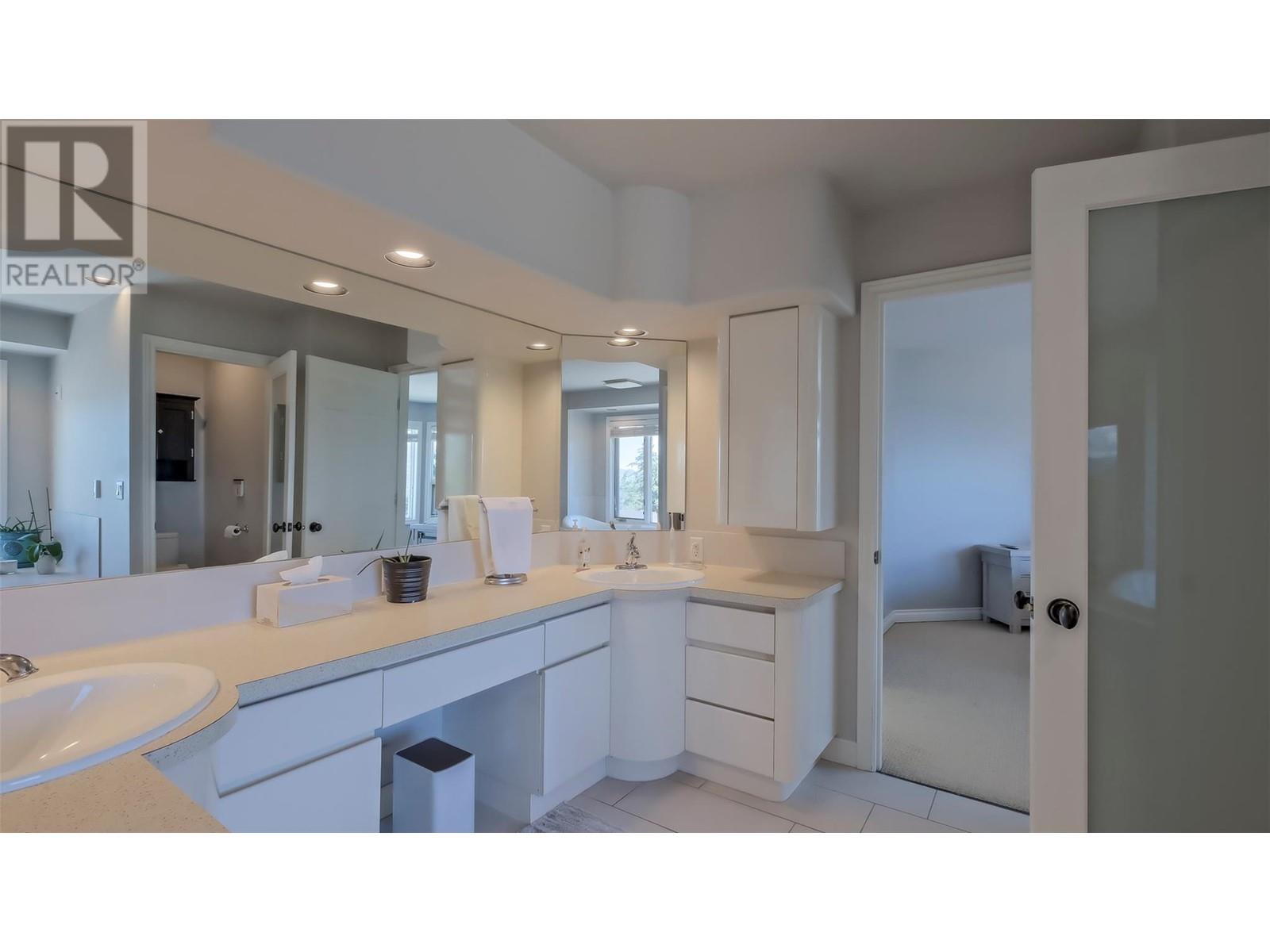 359 Stellar Drive, Kelowna, British Columbia  V1W 4K4 - Photo 39 - 10346329
