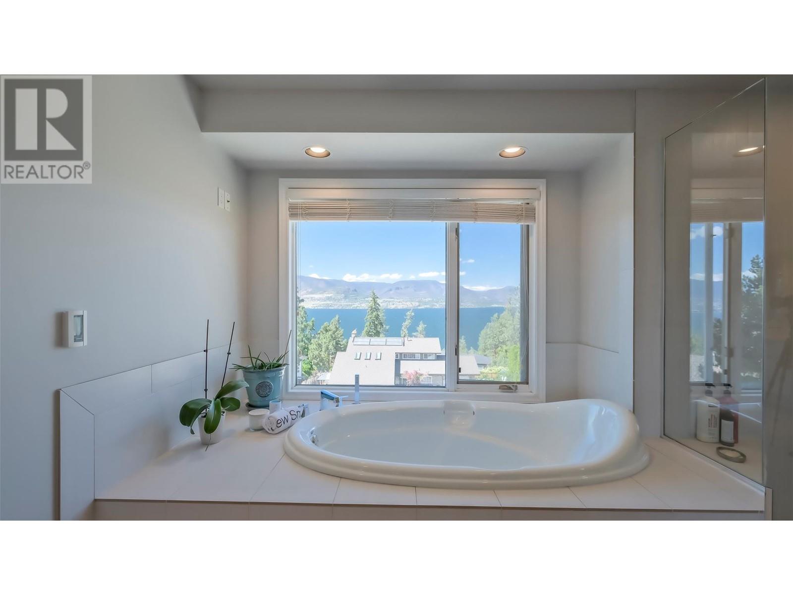 359 Stellar Drive, Kelowna, British Columbia  V1W 4K4 - Photo 41 - 10346329