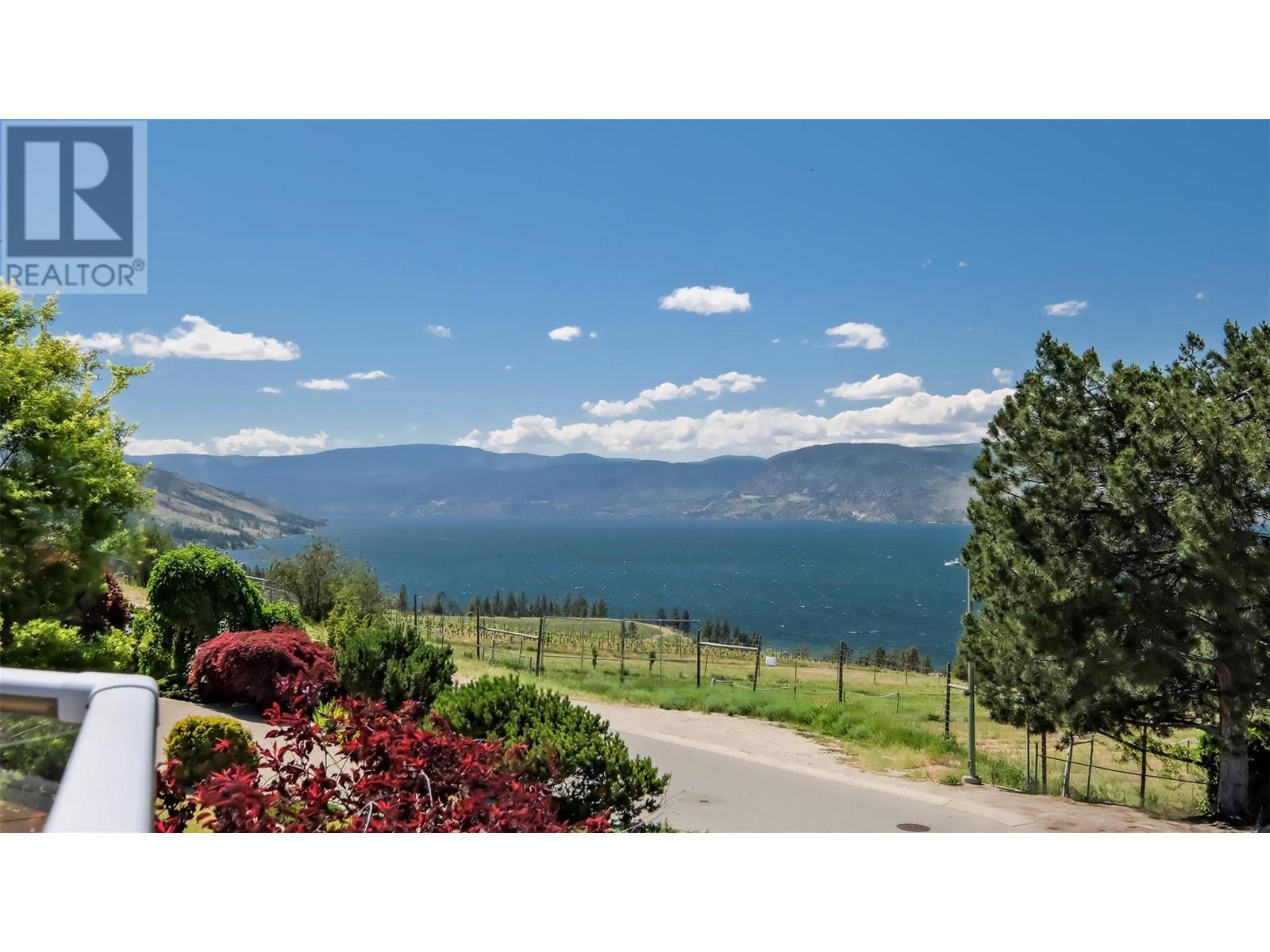 359 Stellar Drive, Kelowna, British Columbia  V1W 4K4 - Photo 6 - 10346329