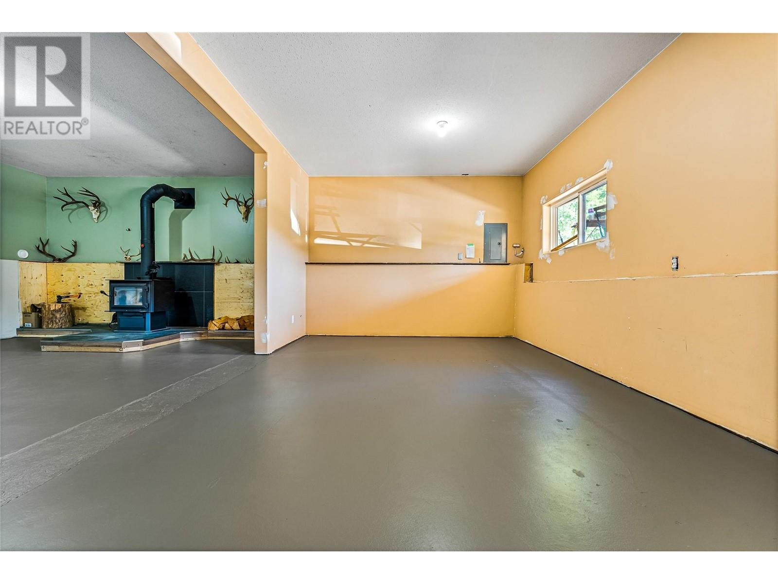 4350 33 Highway, Beaverdell, British Columbia  V0H 1A0 - Photo 24 - 10346720