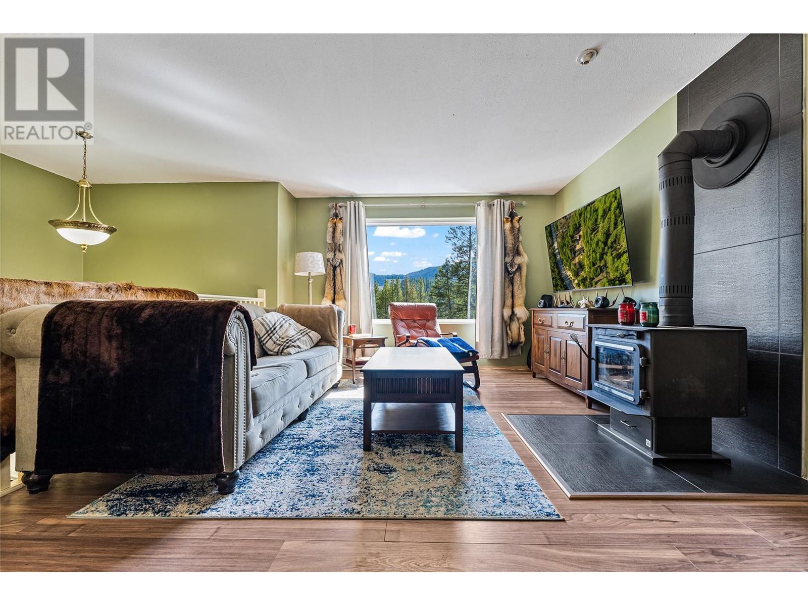 4350 33 Highway, Beaverdell, British Columbia  V0H 1A0 - Photo 8 - 10346720