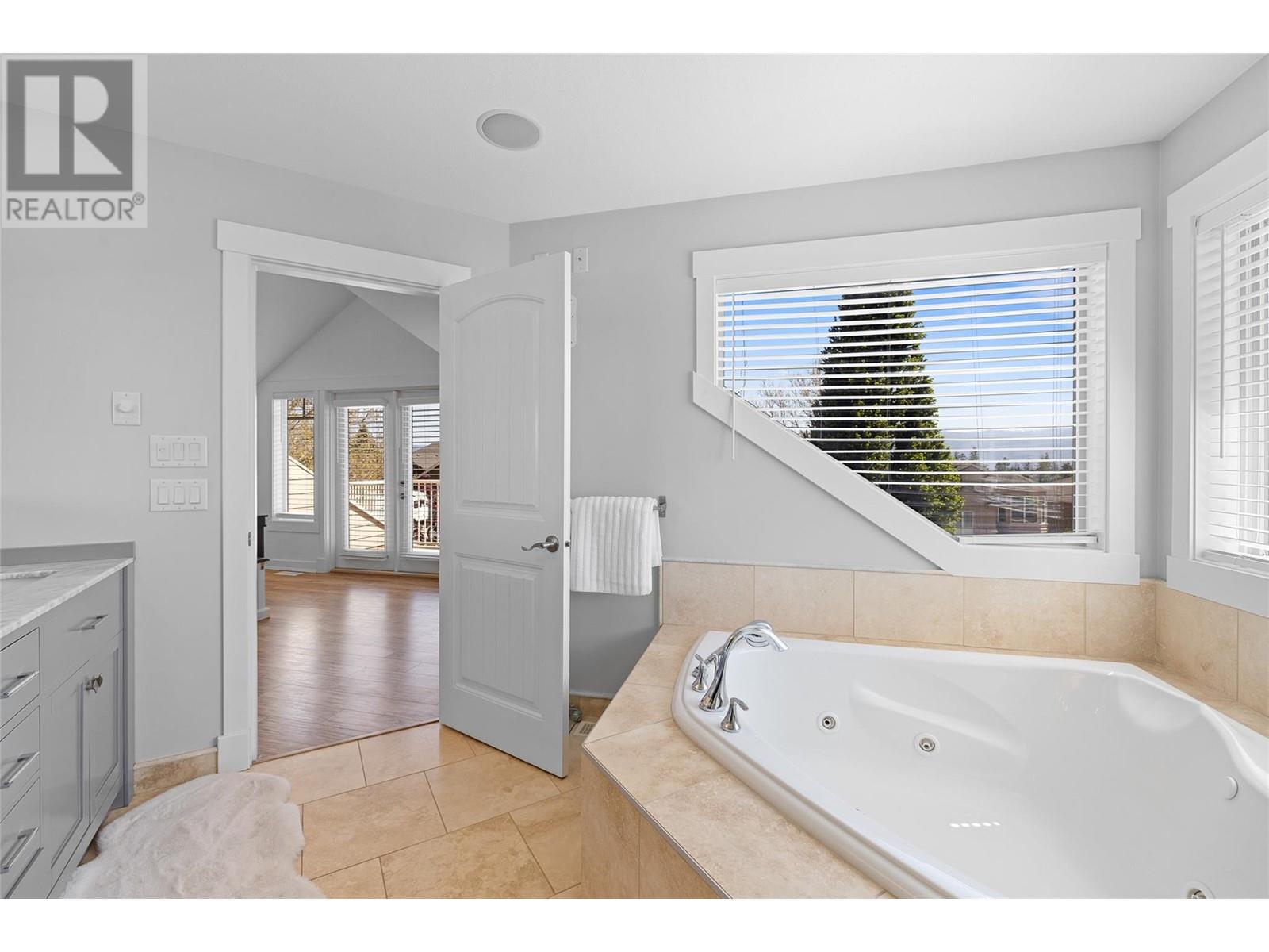 1185 Peak Point Drive, West Kelowna, British Columbia  V1Z 4A9 - Photo 46 - 10346364