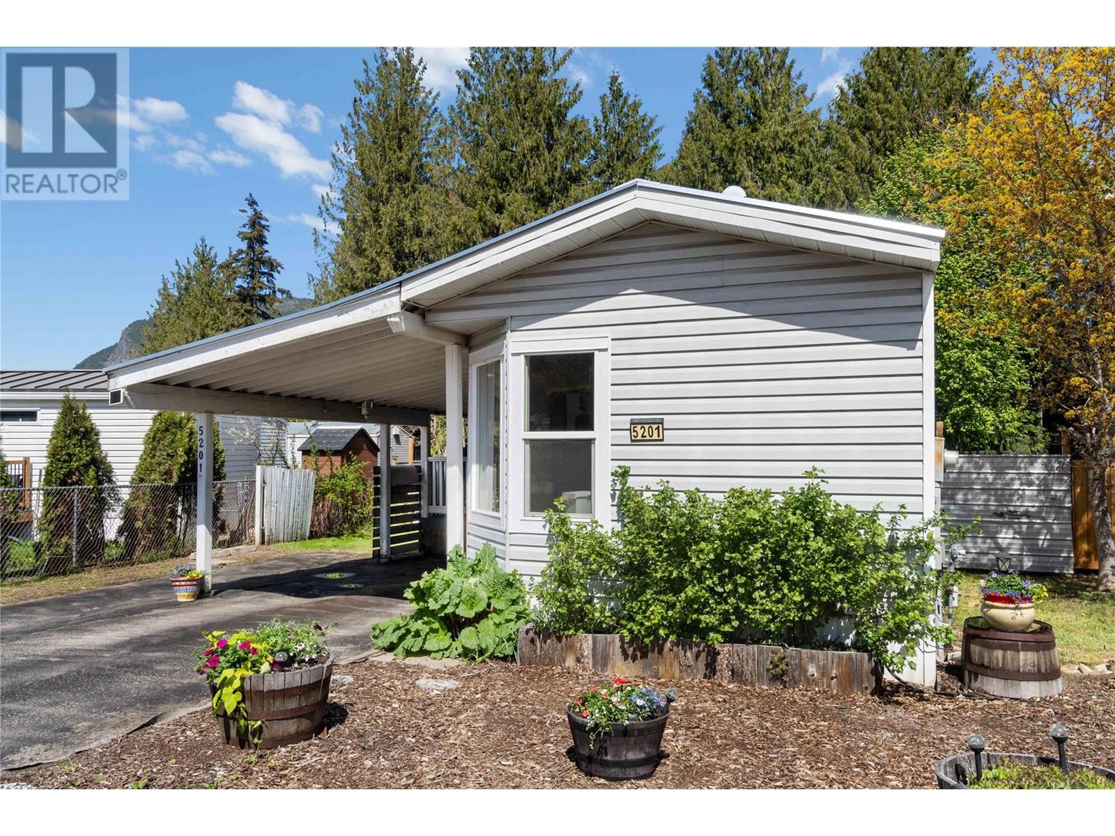 5201 67 Avenue Ne, Canoe, British Columbia  V0E 1K0 - Photo 24 - 10345351
